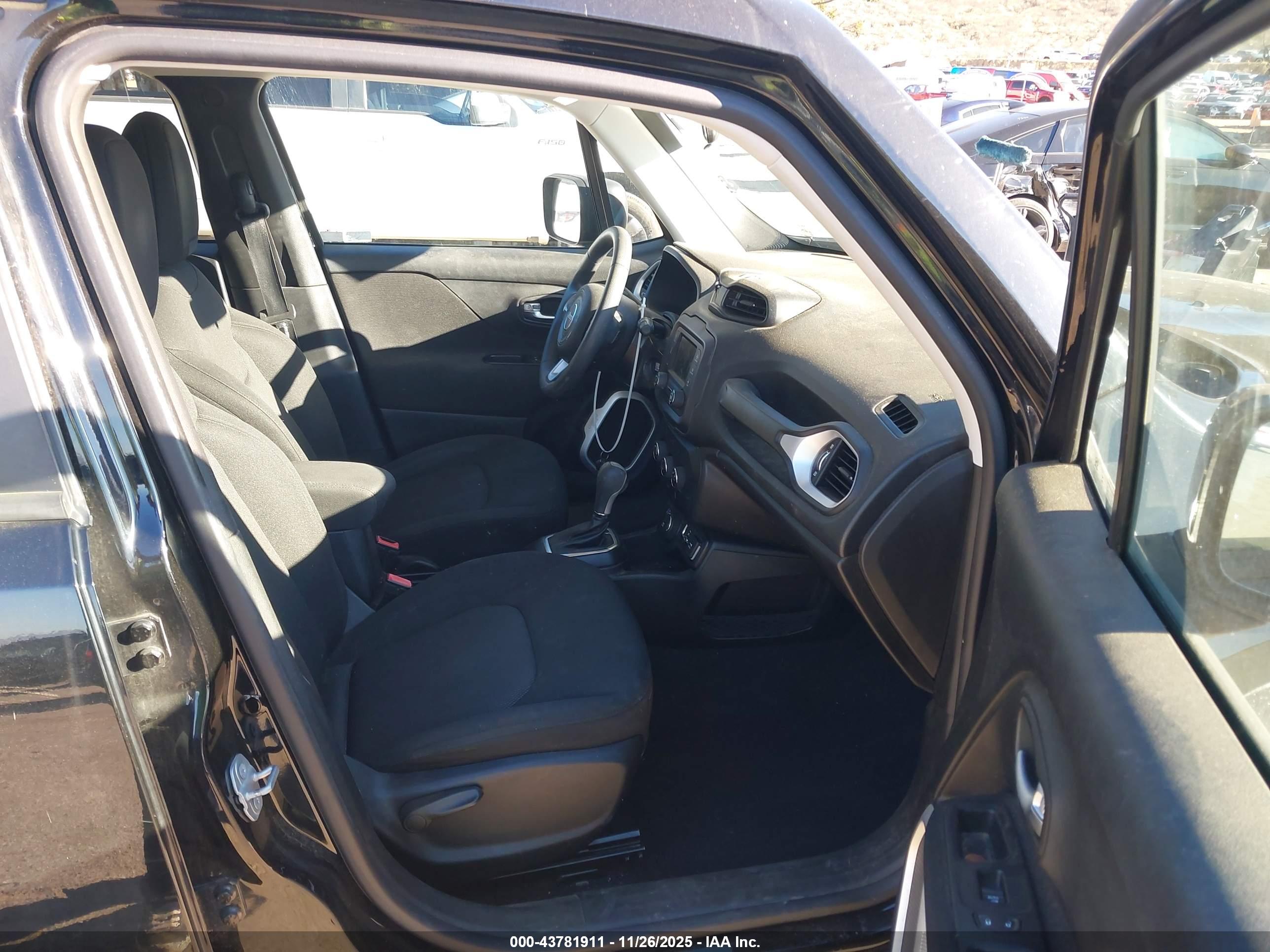 JEEP RENEGADE image 5