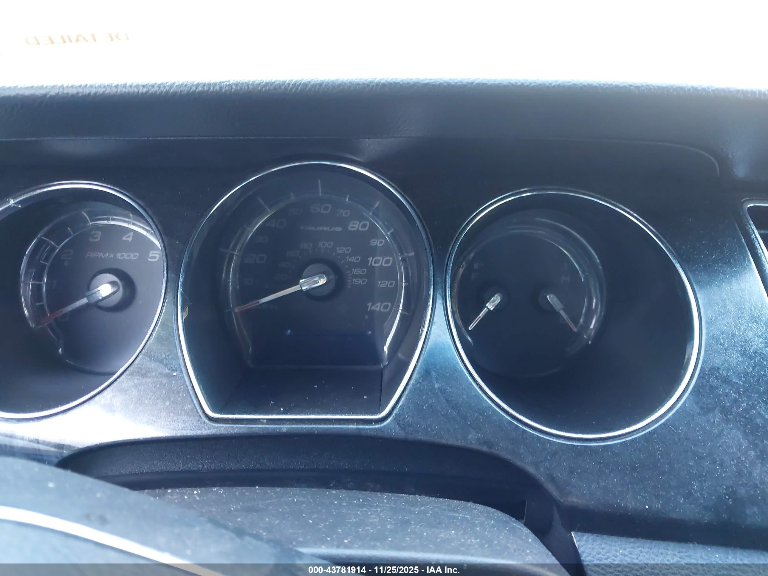 FORD TAURUS image 7