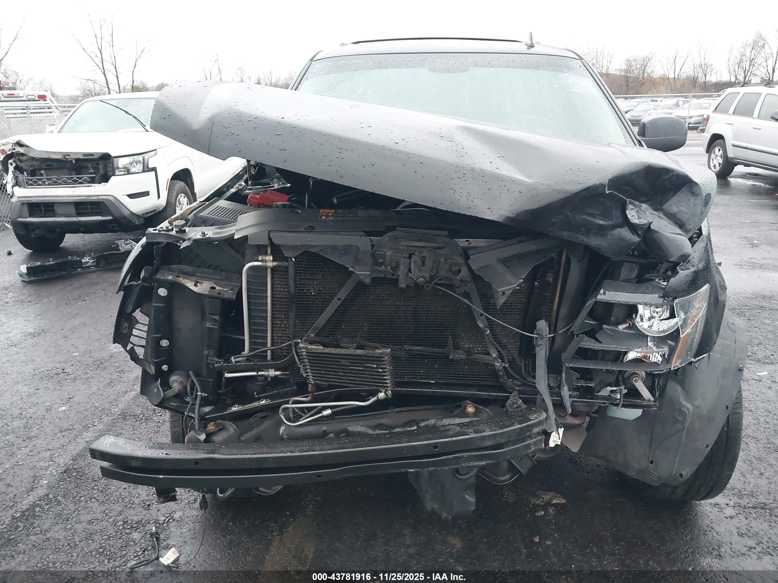 CHEVROLET TAHOE image 6
