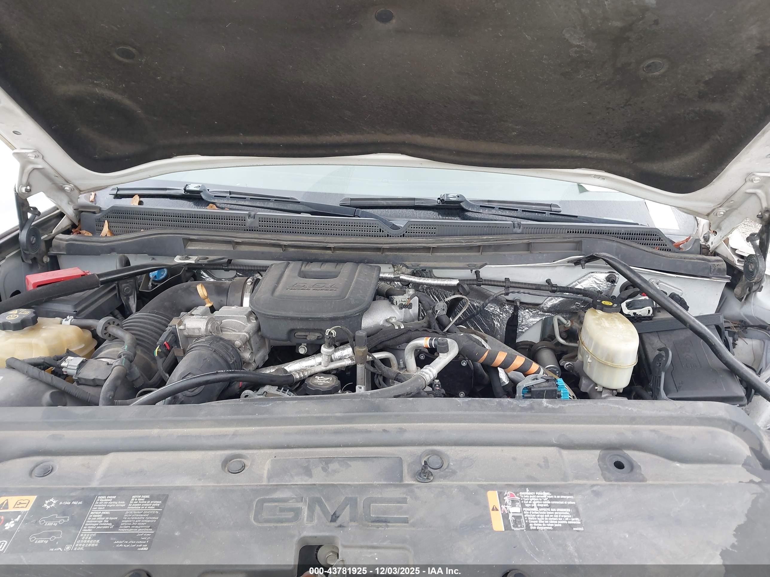 GMC SIERRA image 10