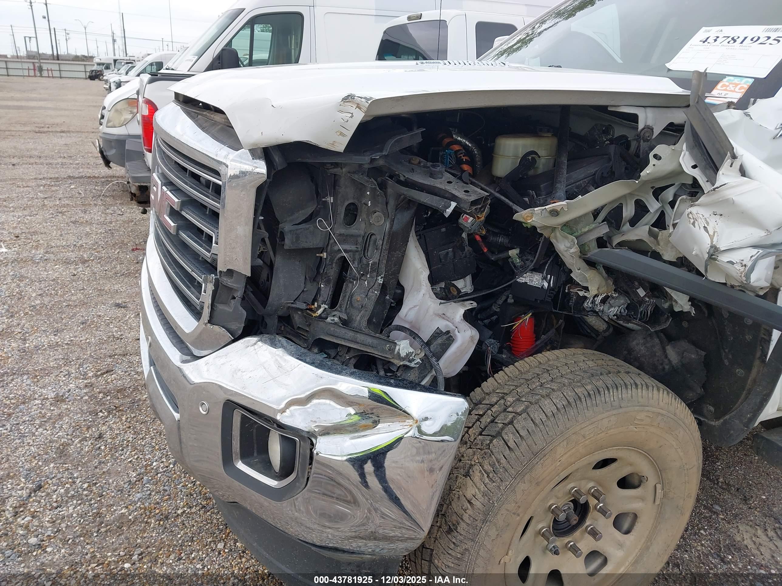 GMC SIERRA image 6
