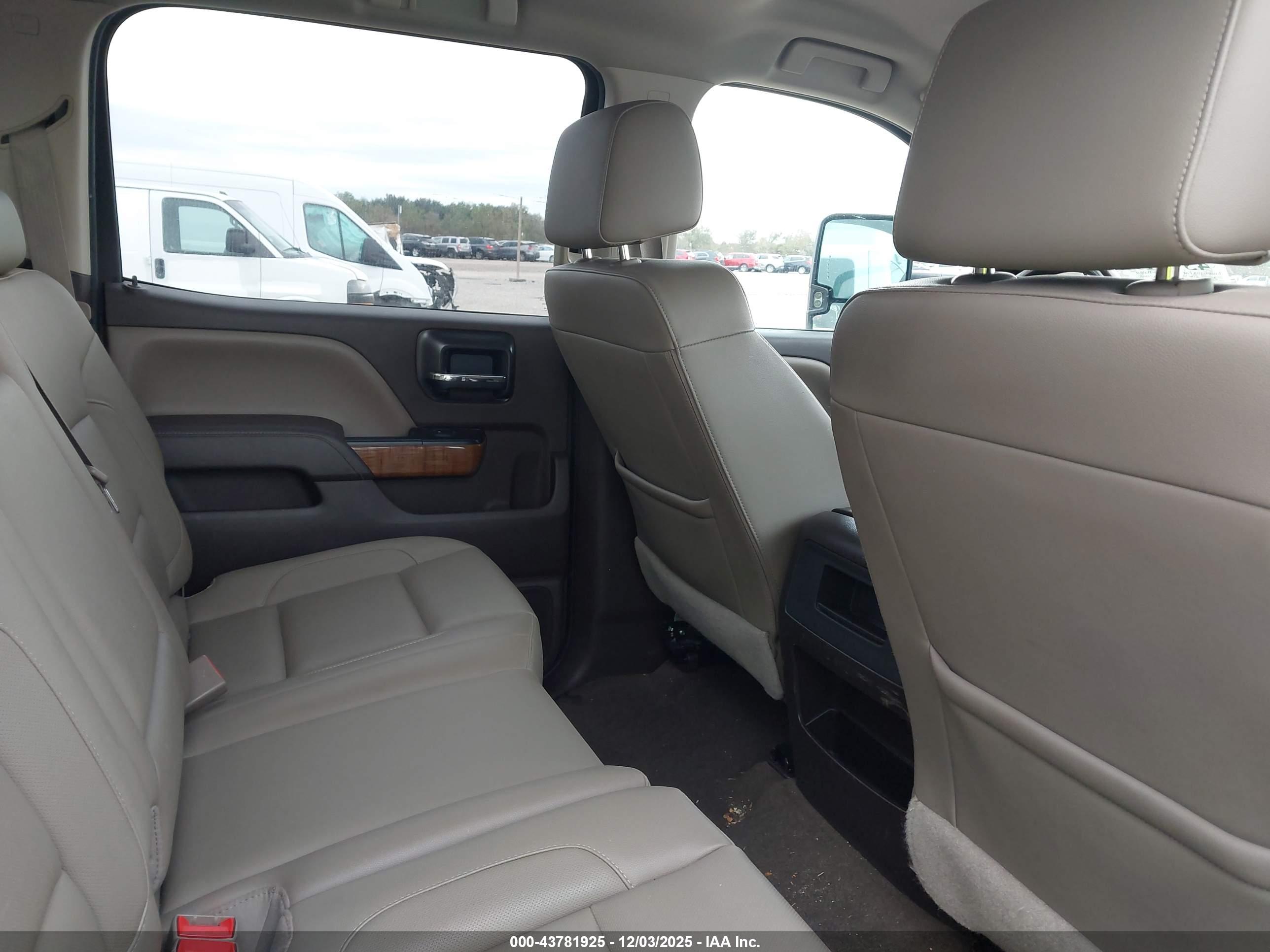 GMC SIERRA image 8