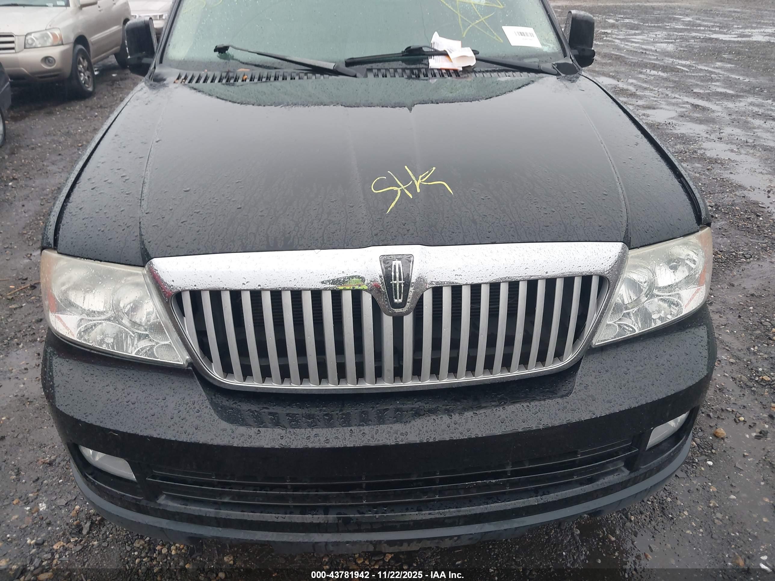 LINCOLN NAVIGATOR image 10