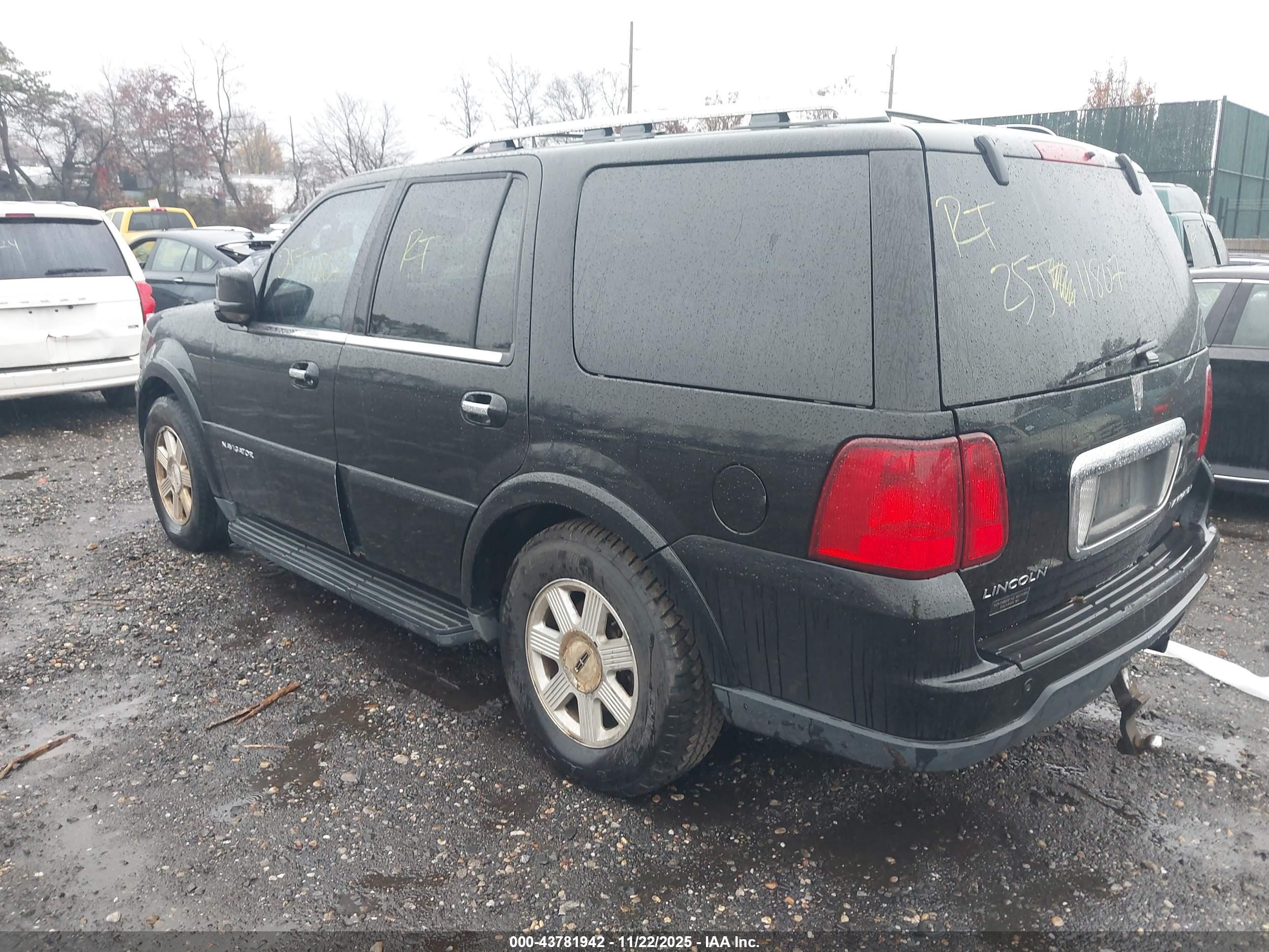 LINCOLN NAVIGATOR image 3