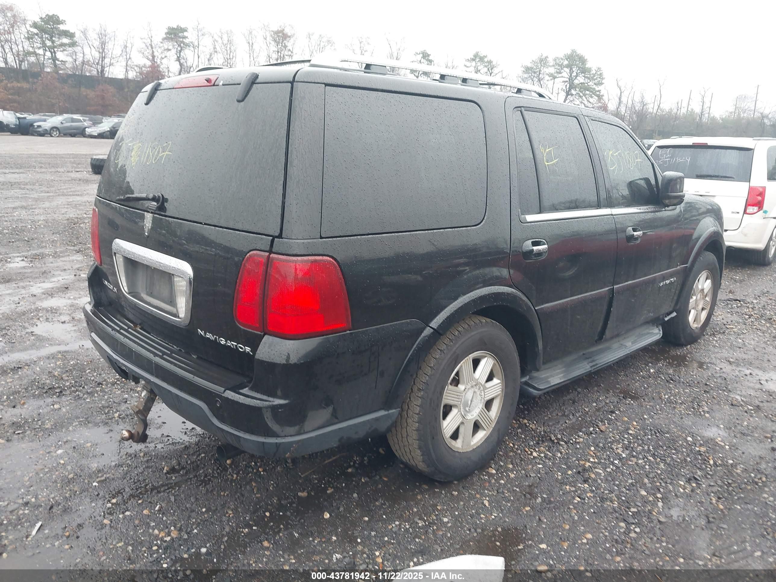 LINCOLN NAVIGATOR image 4