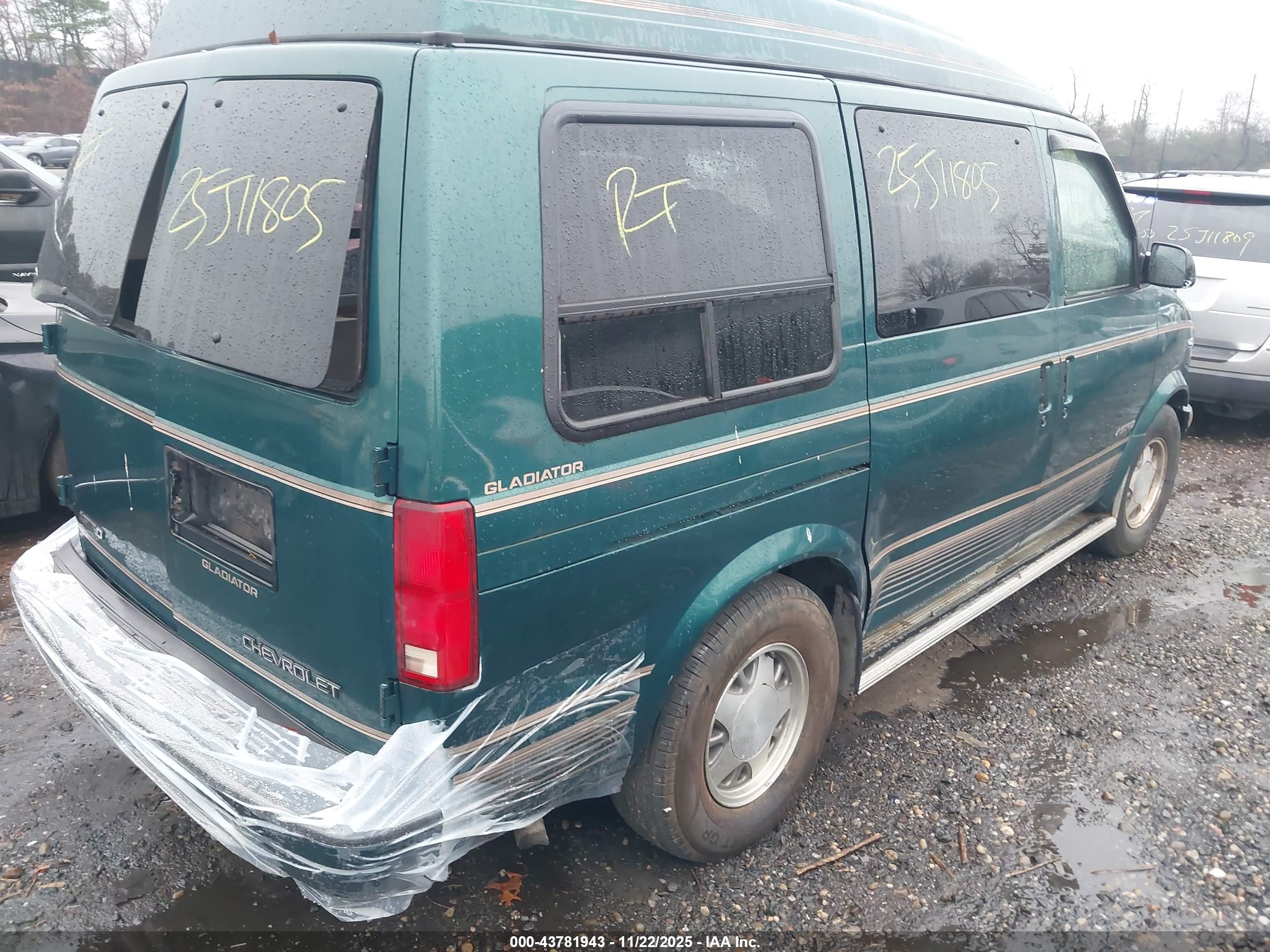 CHEVROLET ASTRO image 4