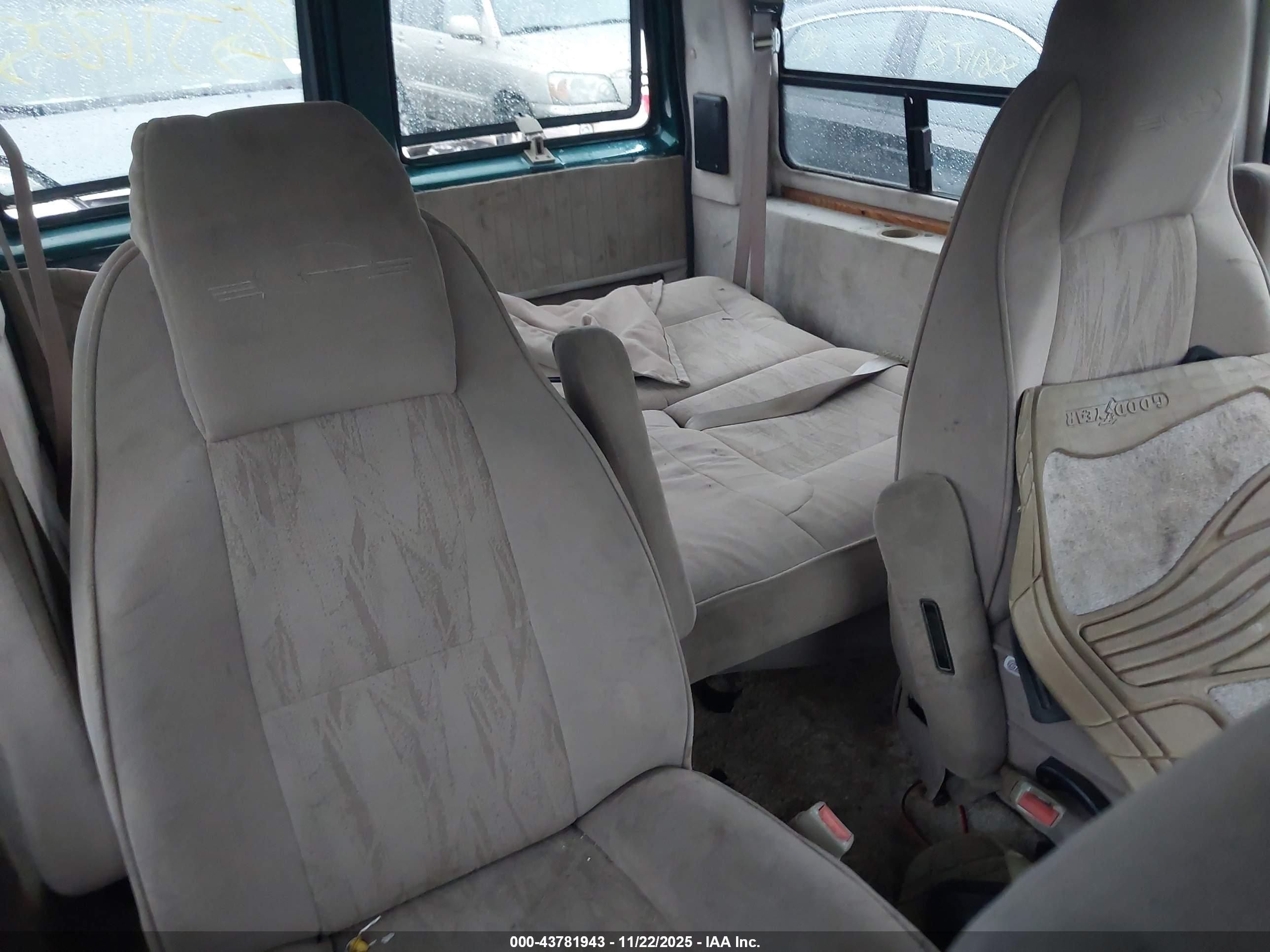 CHEVROLET ASTRO image 8