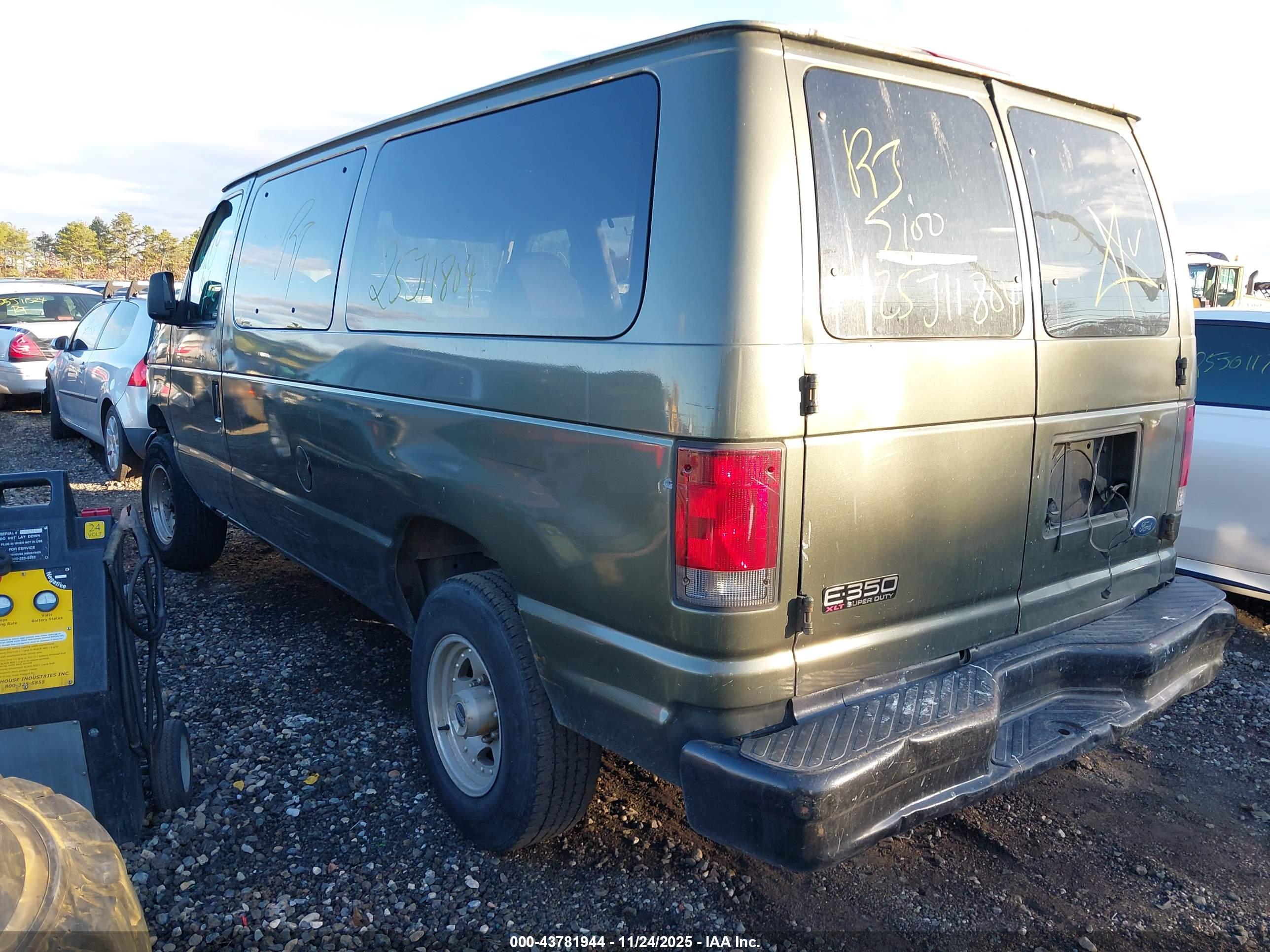 FORD E-350 image 3