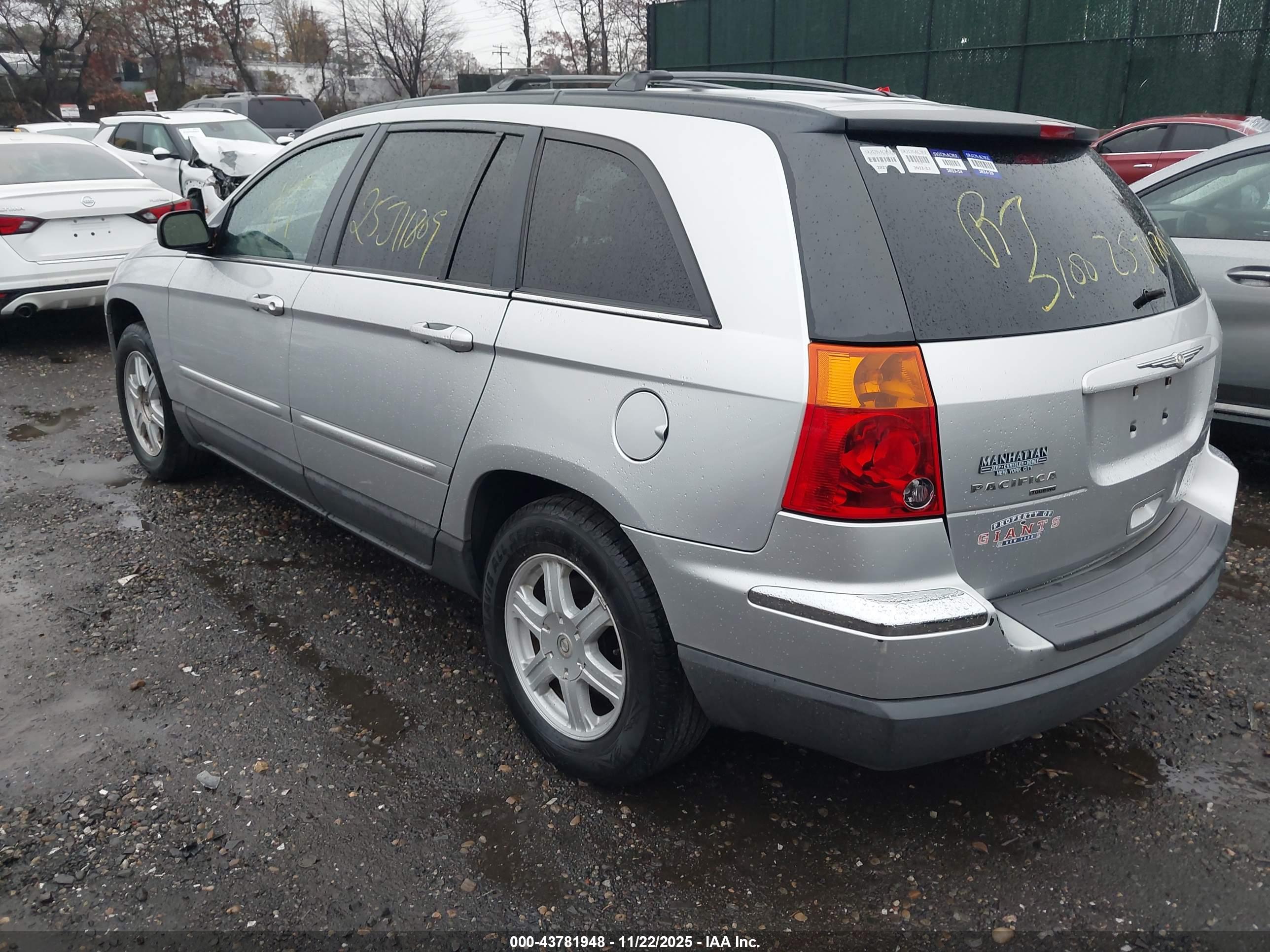 CHRYSLER PACIFICA image 3