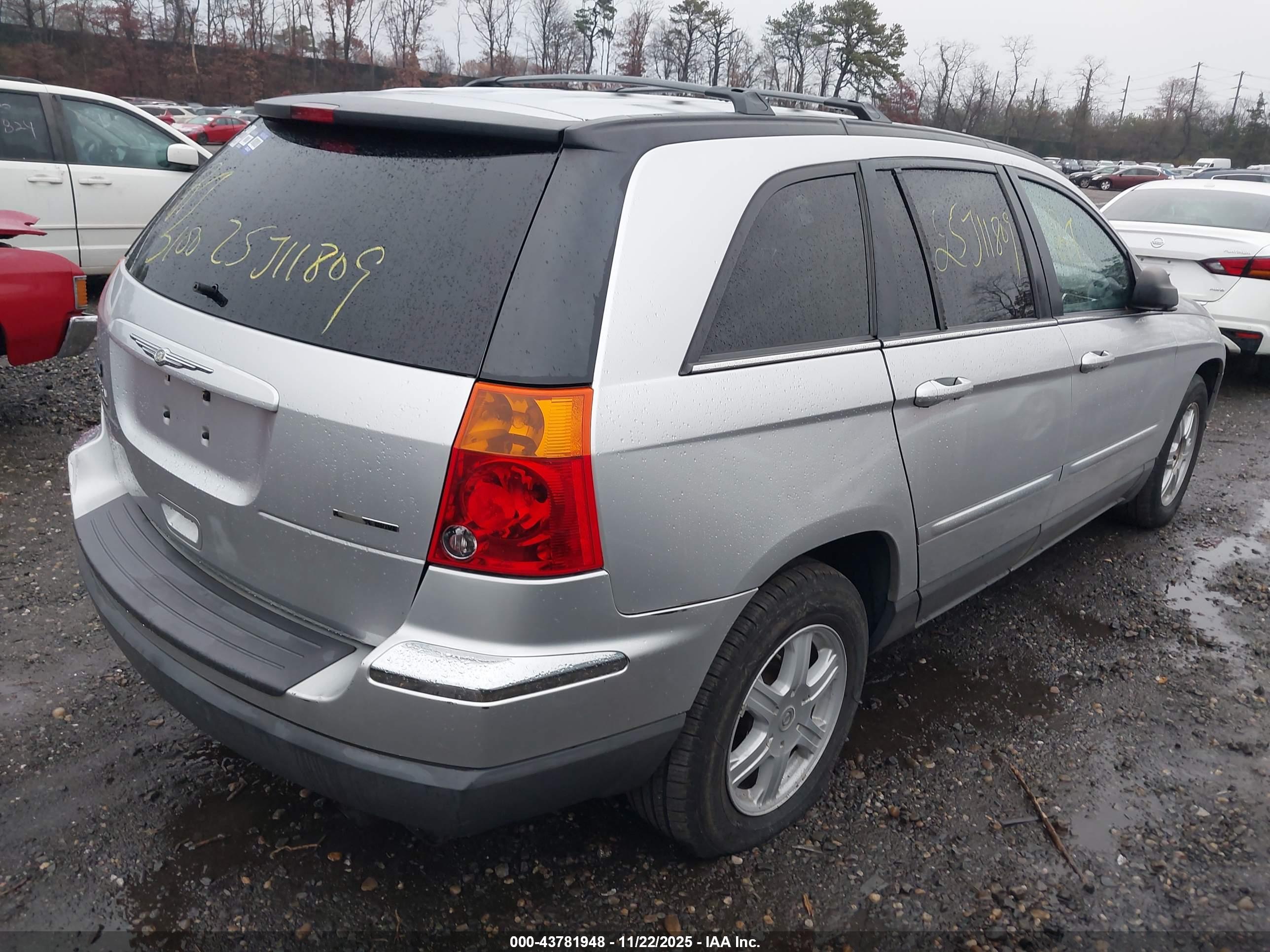 CHRYSLER PACIFICA image 4
