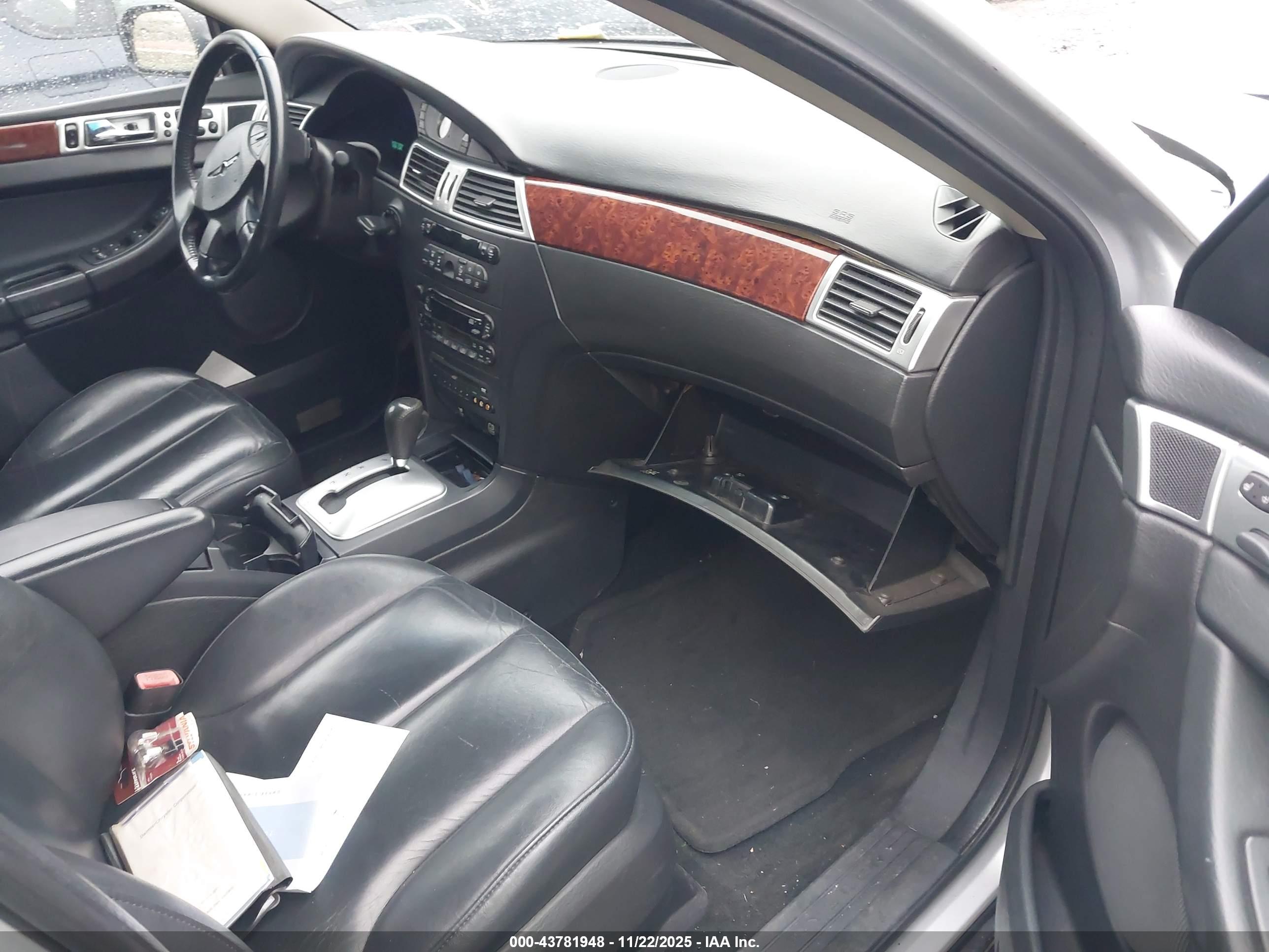 CHRYSLER PACIFICA image 5