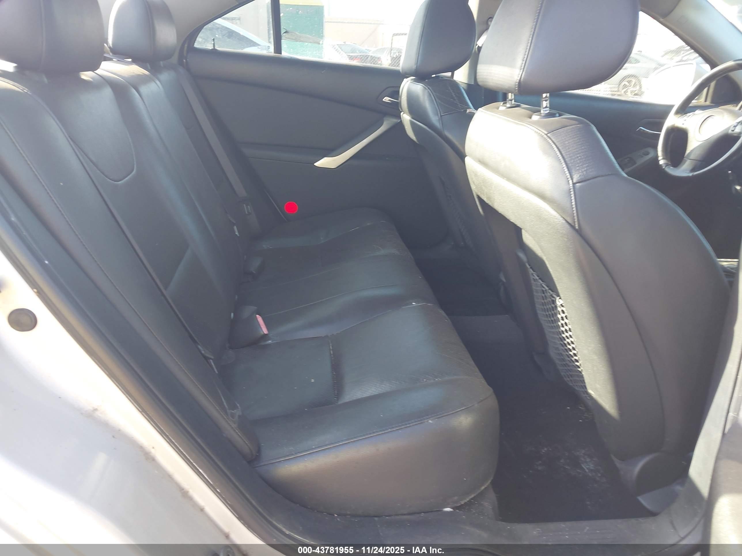 PONTIAC G6 image 8