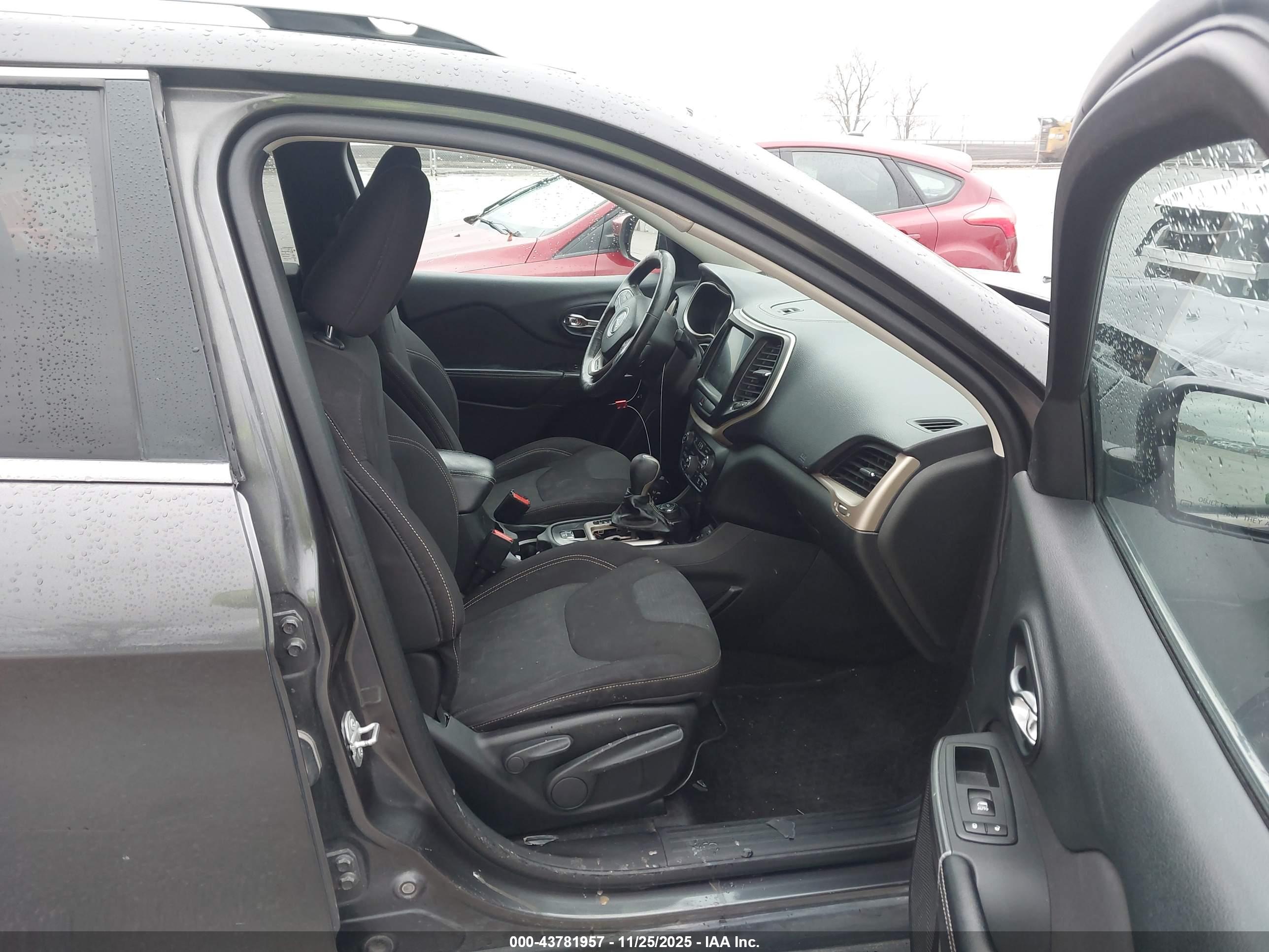 JEEP CHEROKEE image 5