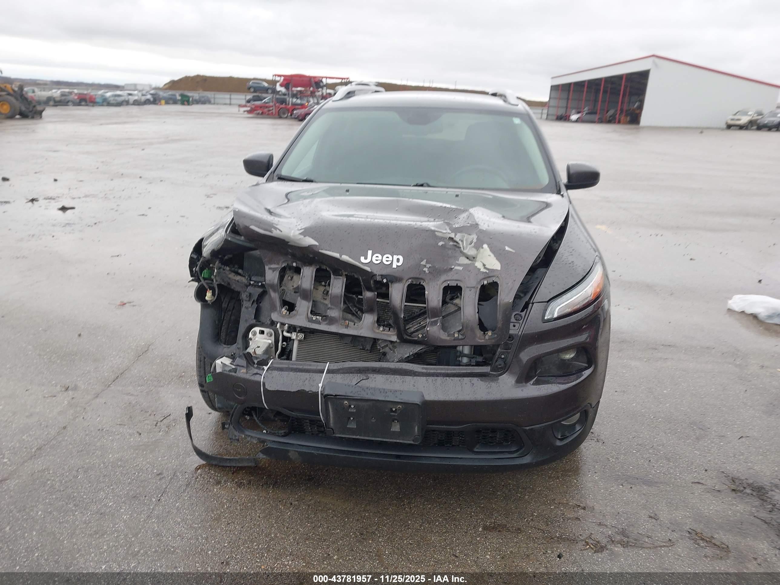 JEEP CHEROKEE image 6