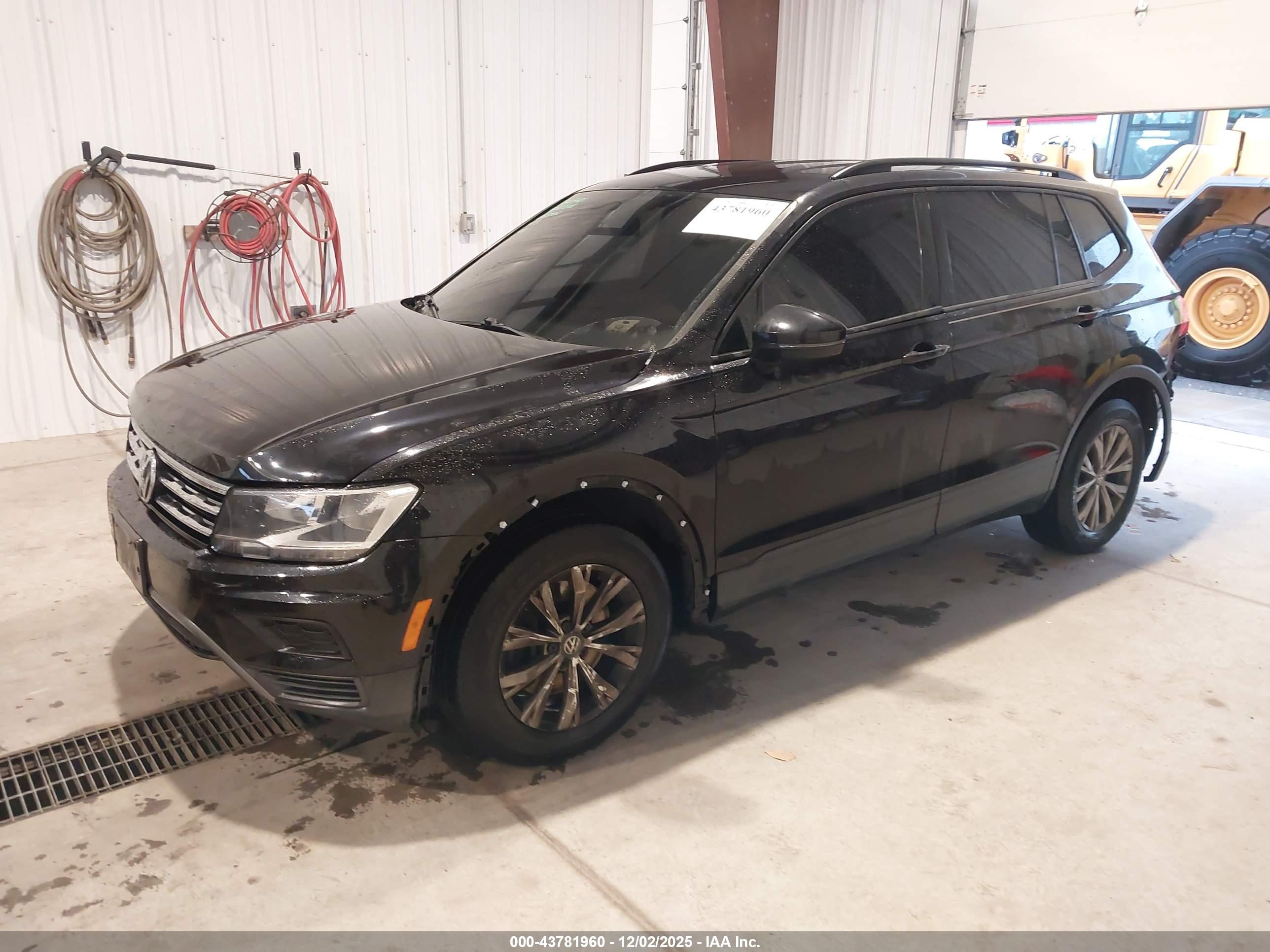 VOLKSWAGEN TIGUAN image 2