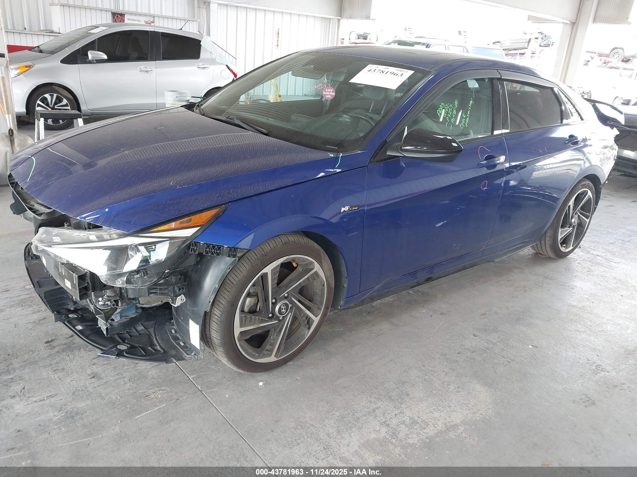 HYUNDAI ELANTRA image 2