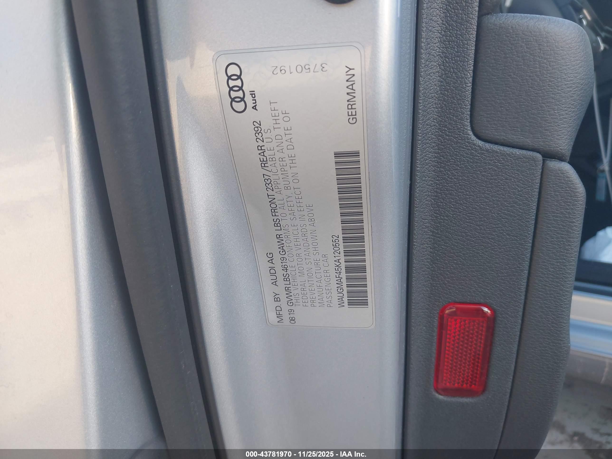AUDI A4 image 9