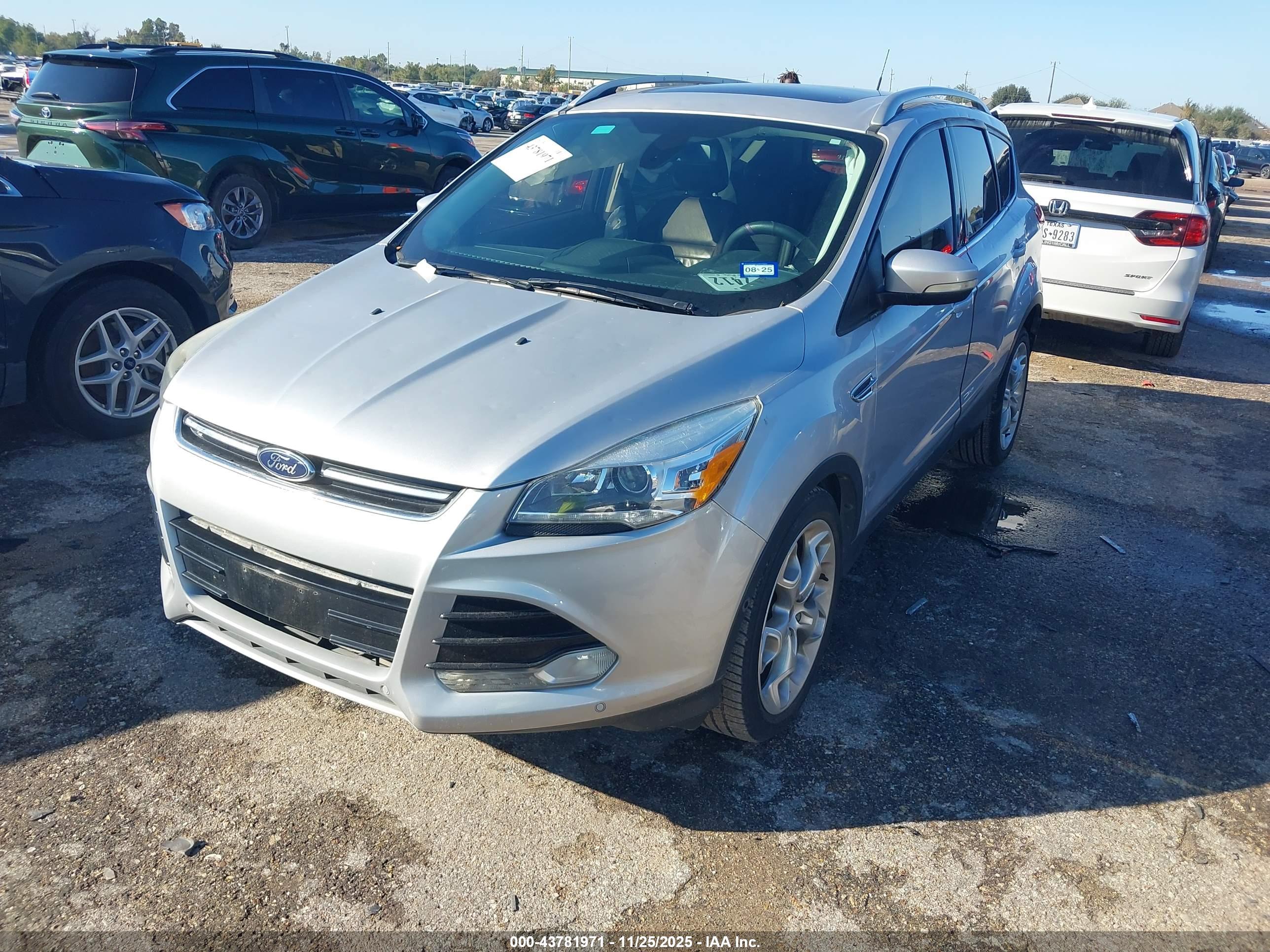 FORD ESCAPE image 2