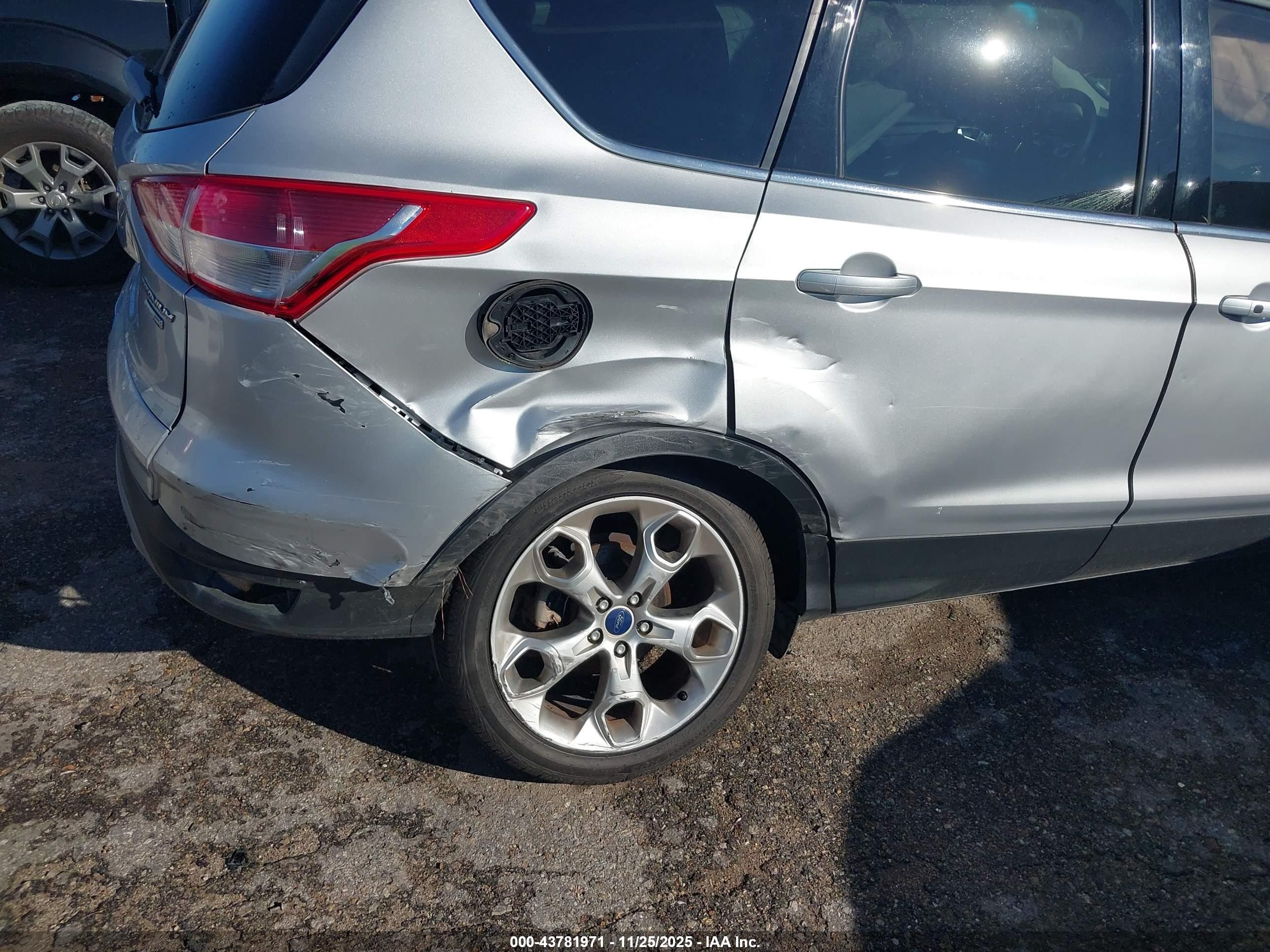 FORD ESCAPE image 6