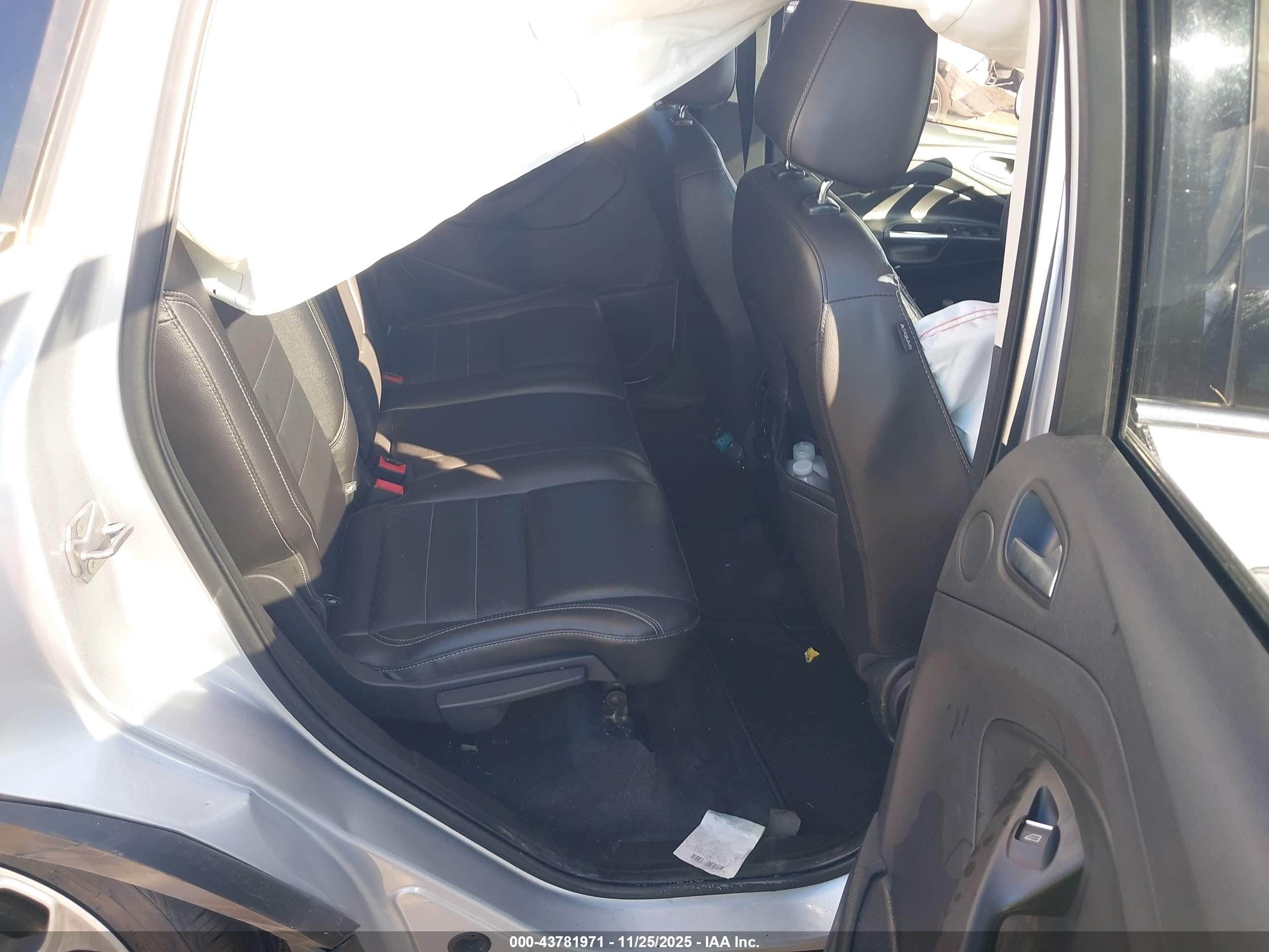 FORD ESCAPE image 8