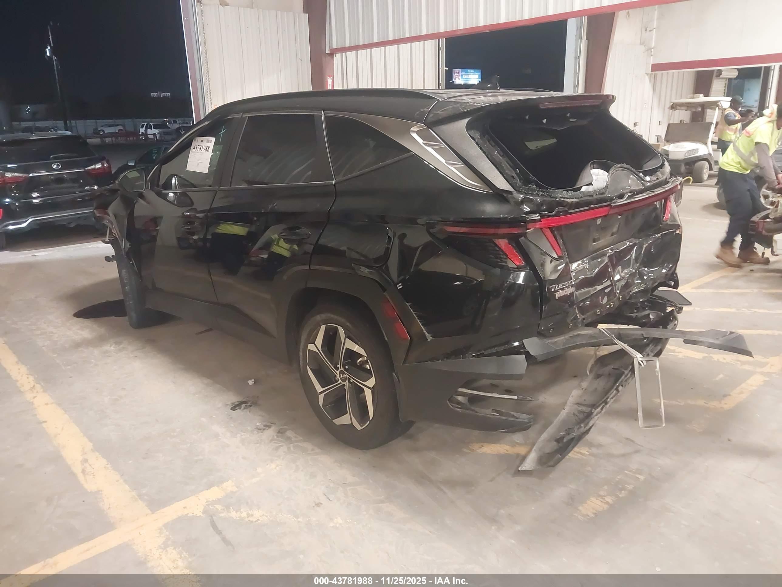 HYUNDAI TUCSON image 3