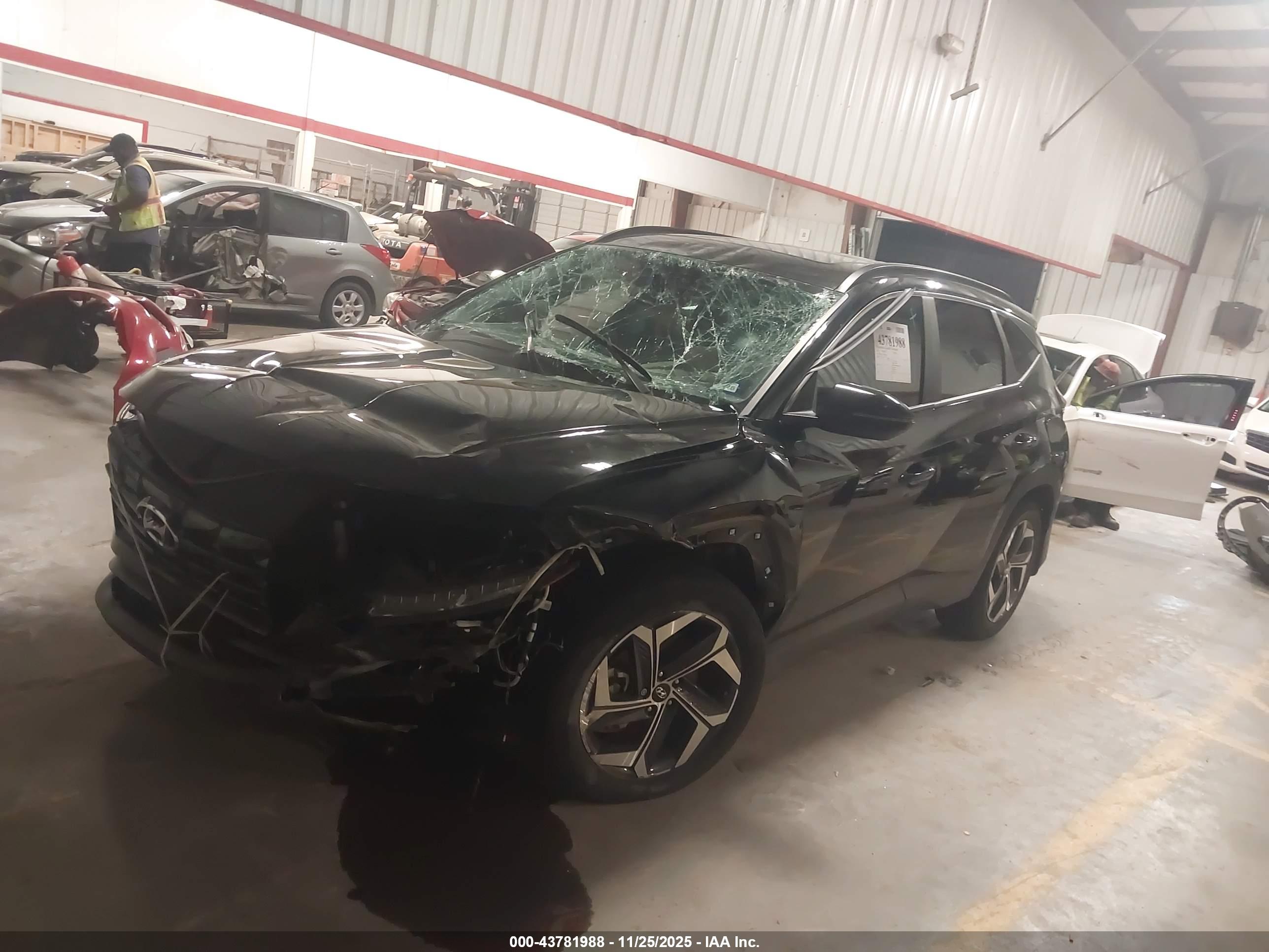 HYUNDAI TUCSON image 6