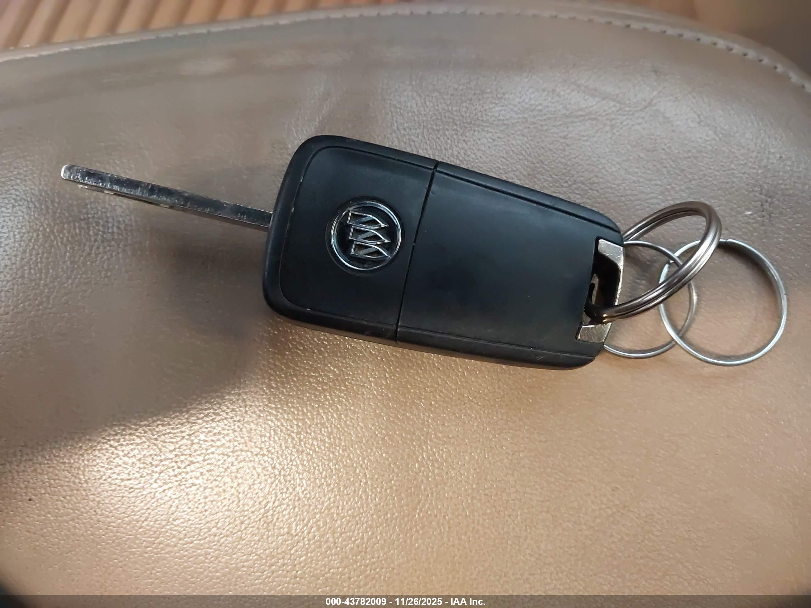 BUICK LACROSSE image 11