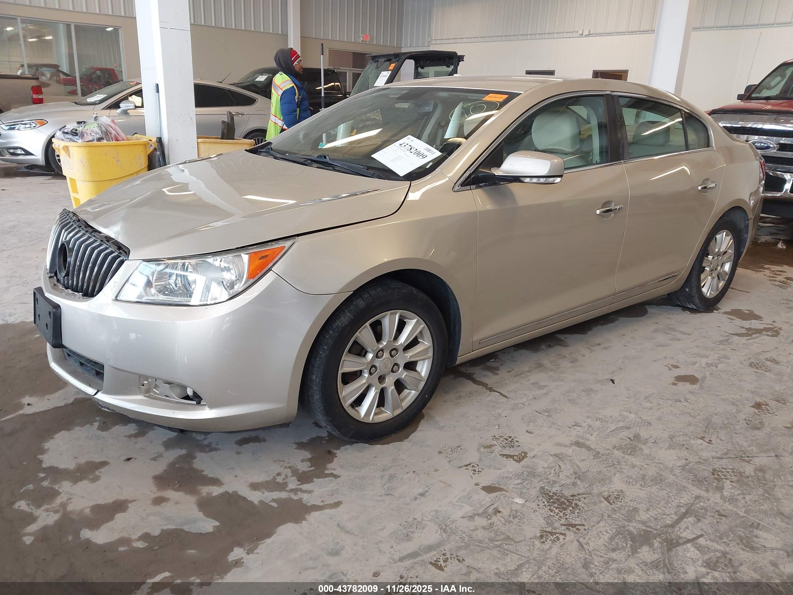 BUICK LACROSSE image 2