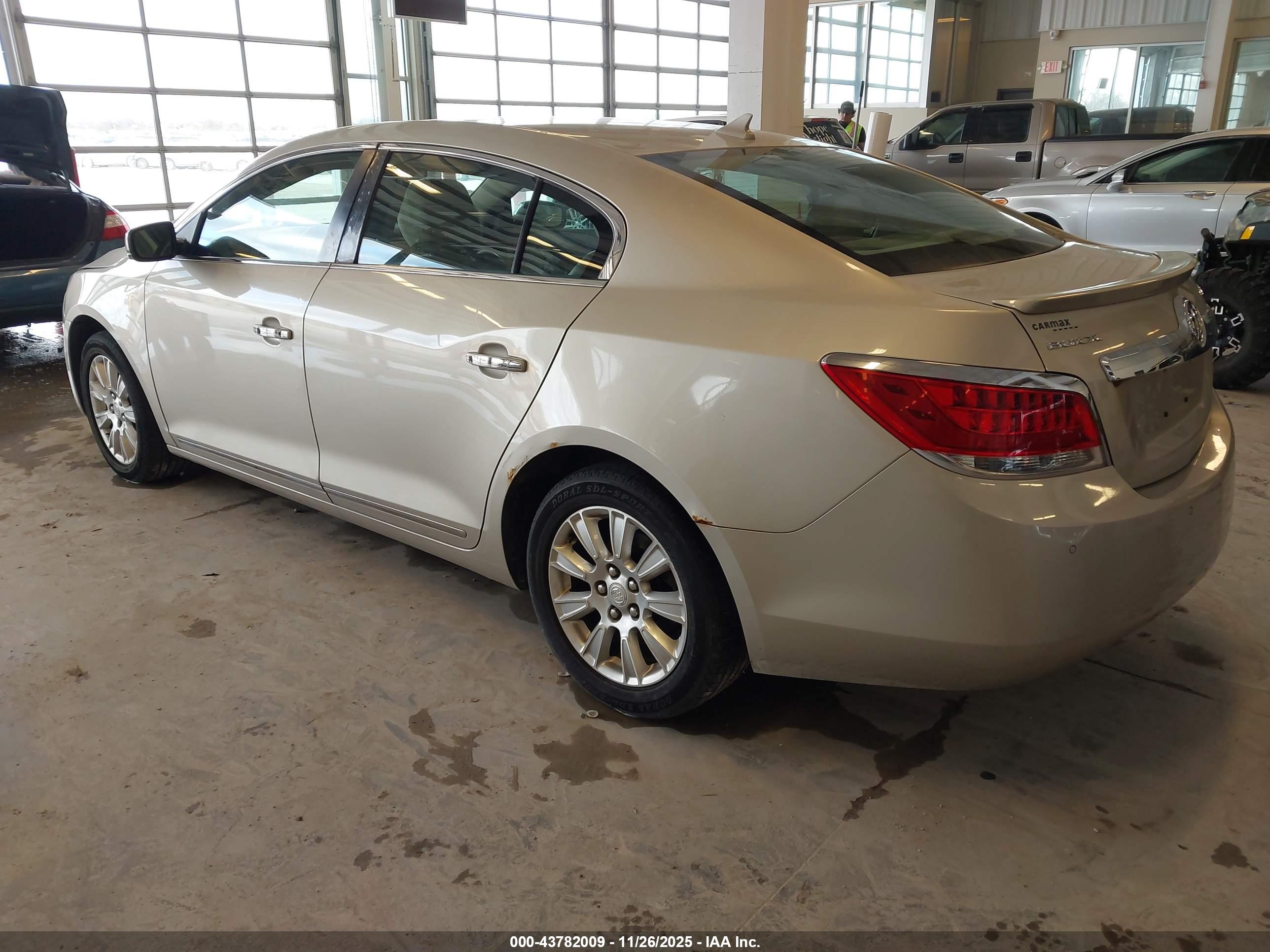 BUICK LACROSSE image 3