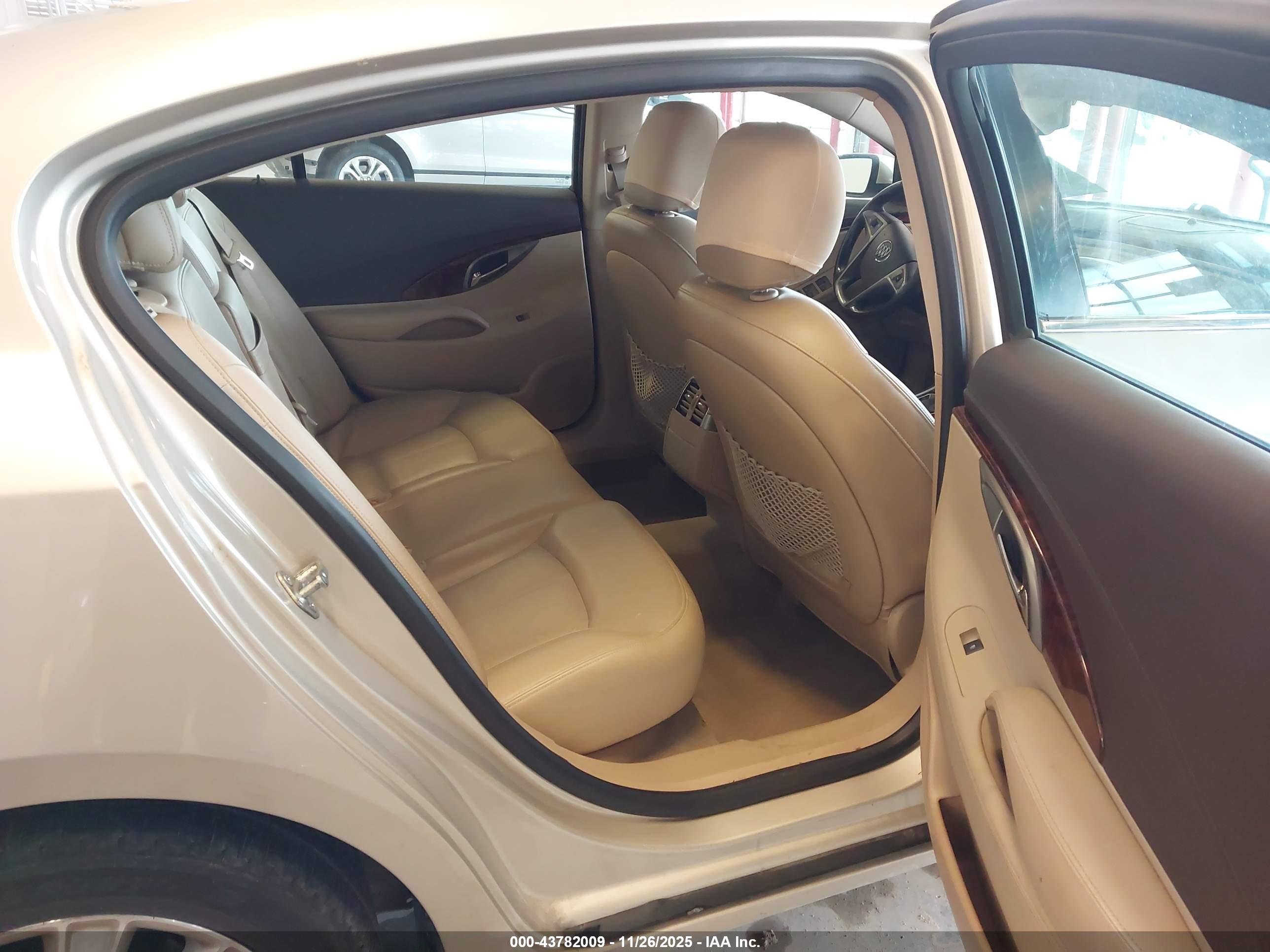 BUICK LACROSSE image 8