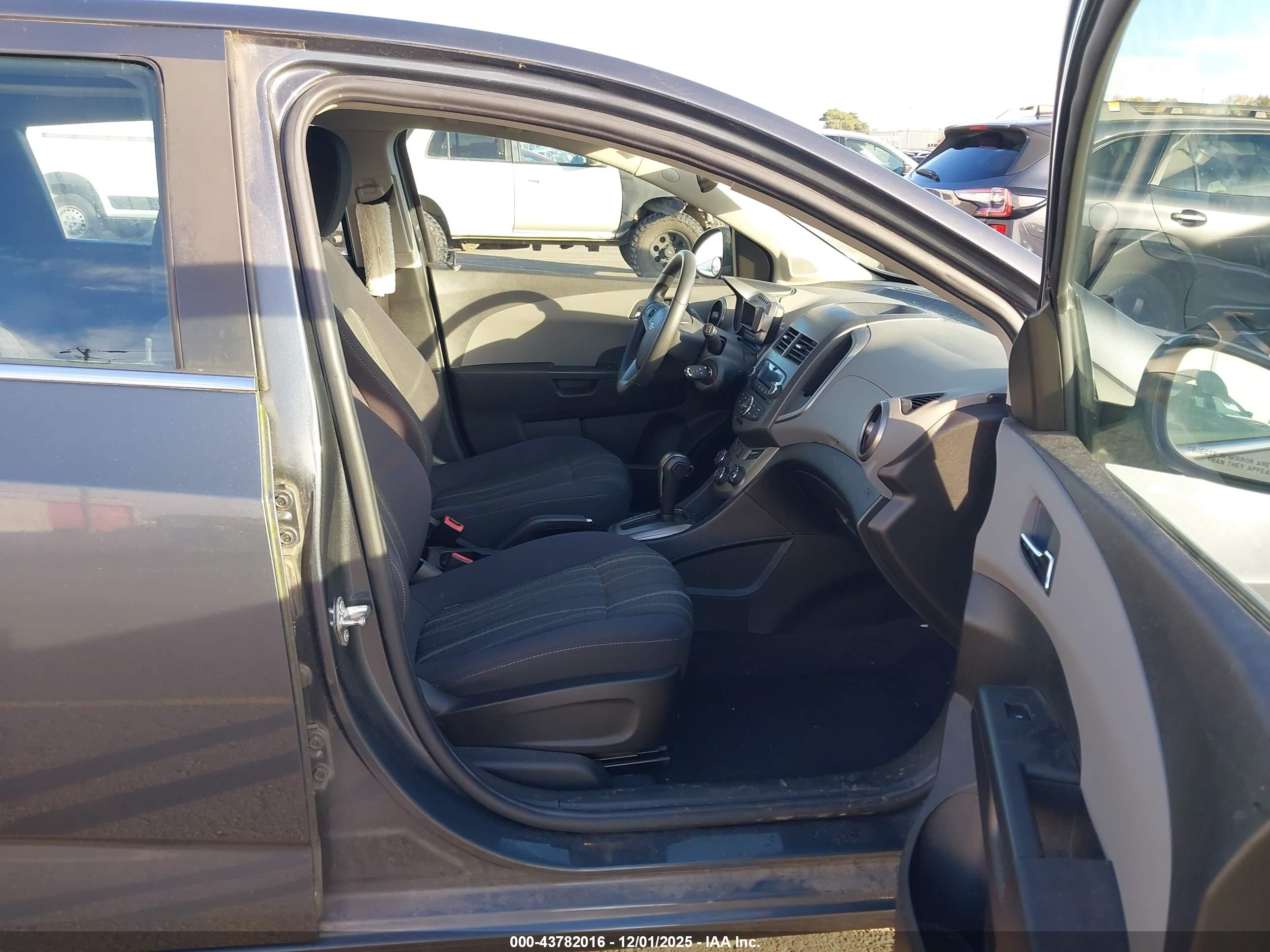 CHEVROLET SONIC image 5