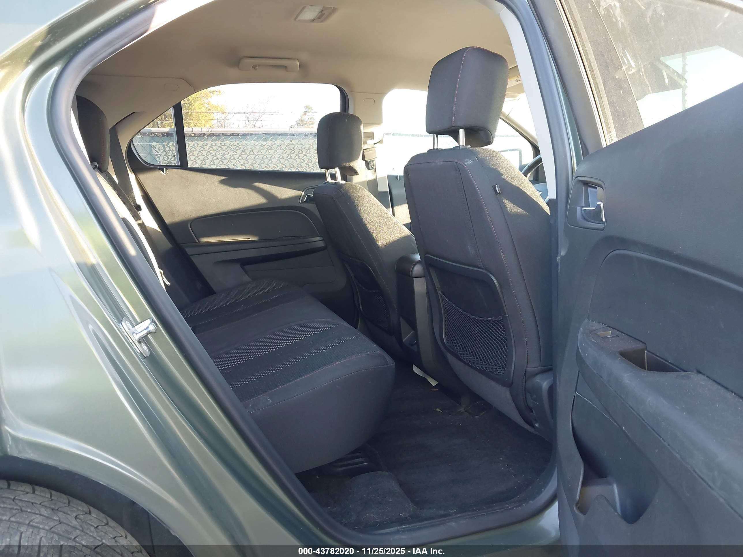 CHEVROLET EQUINOX image 8
