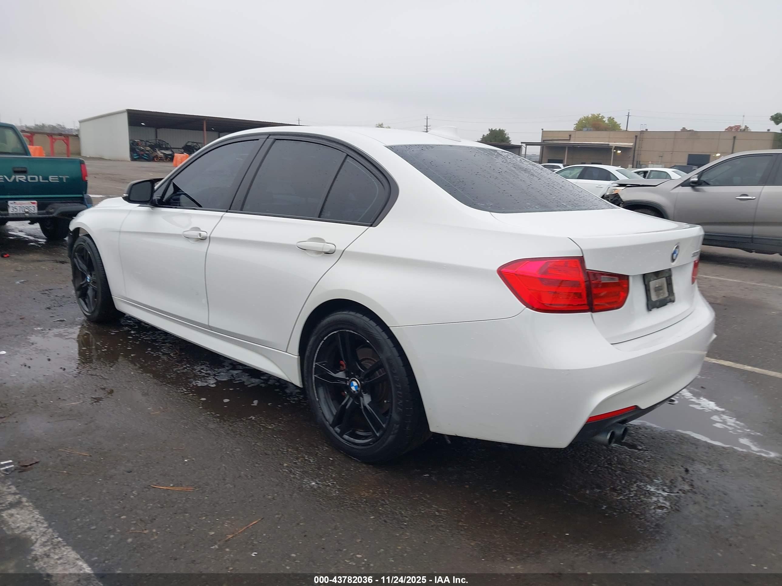 BMW 328I image 3