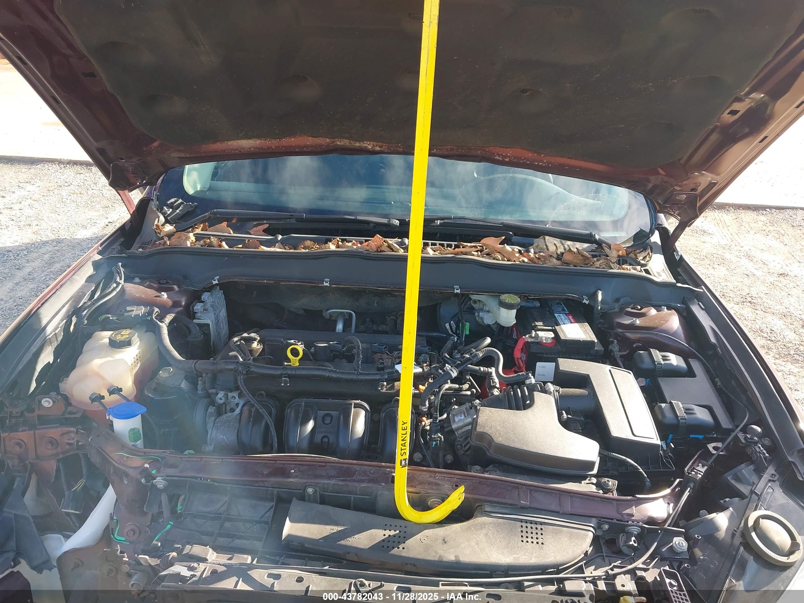 FORD FUSION image 10