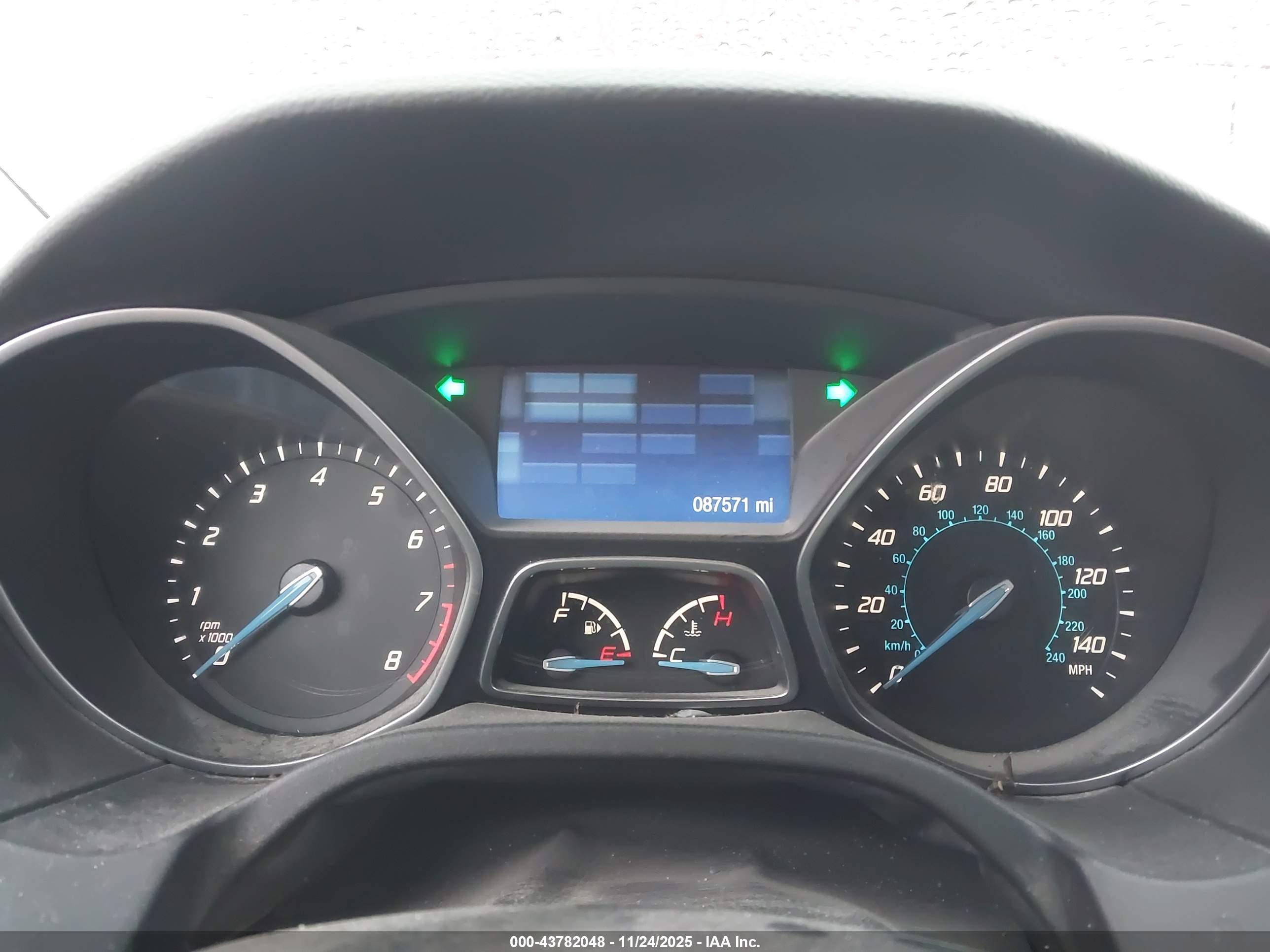 FORD FOCUS image 7