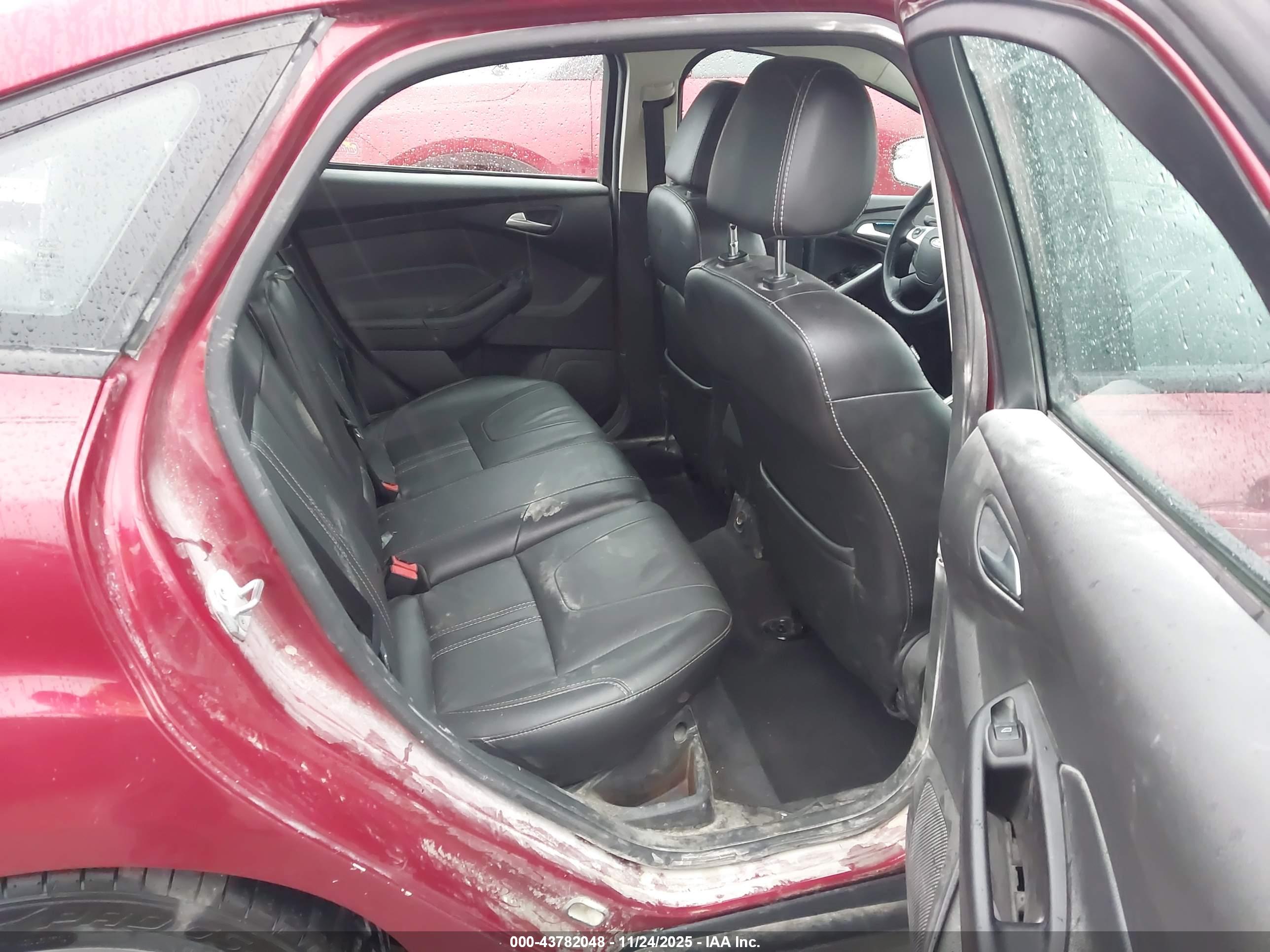 FORD FOCUS image 8