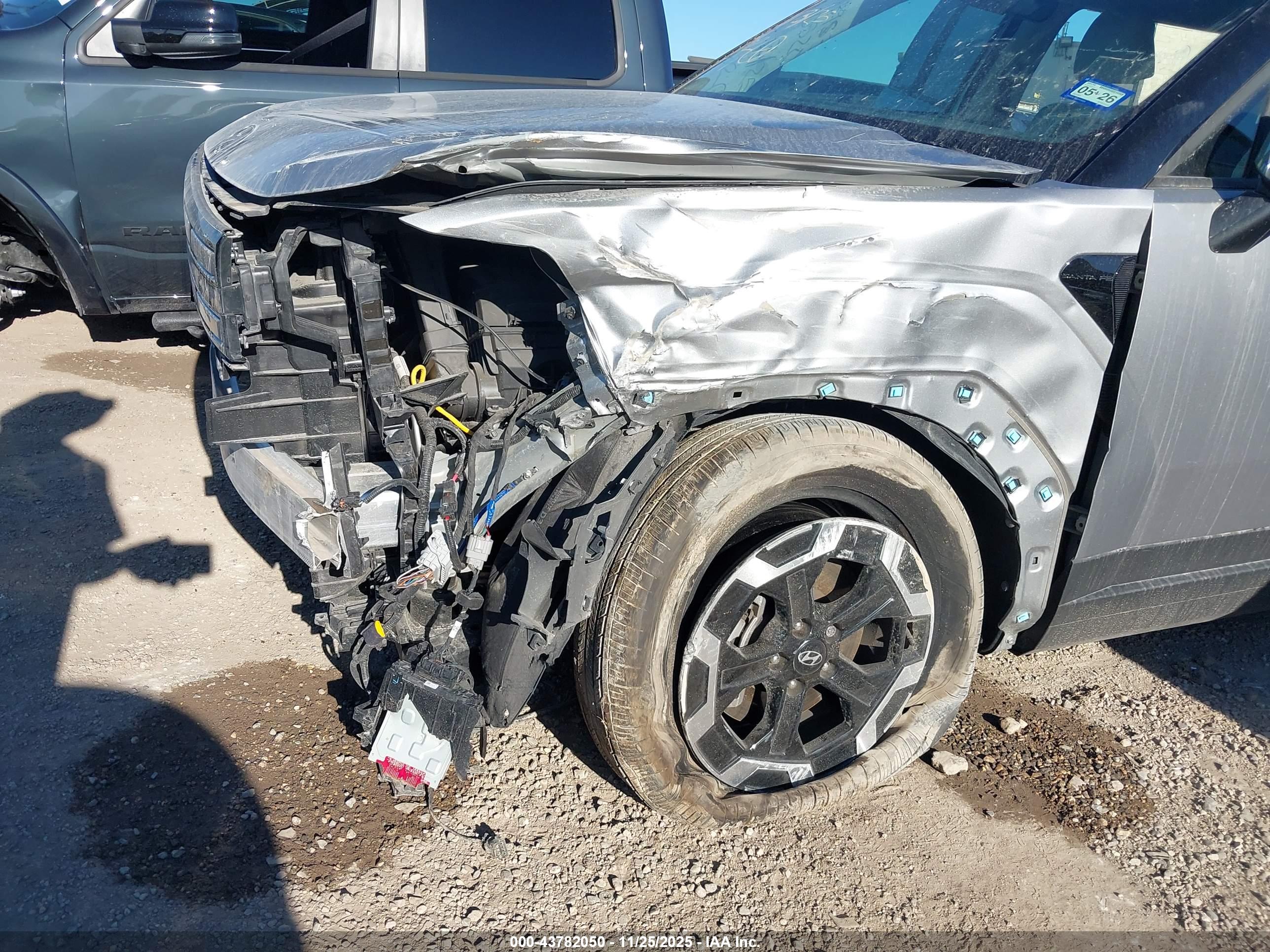 HYUNDAI SANTA image 6