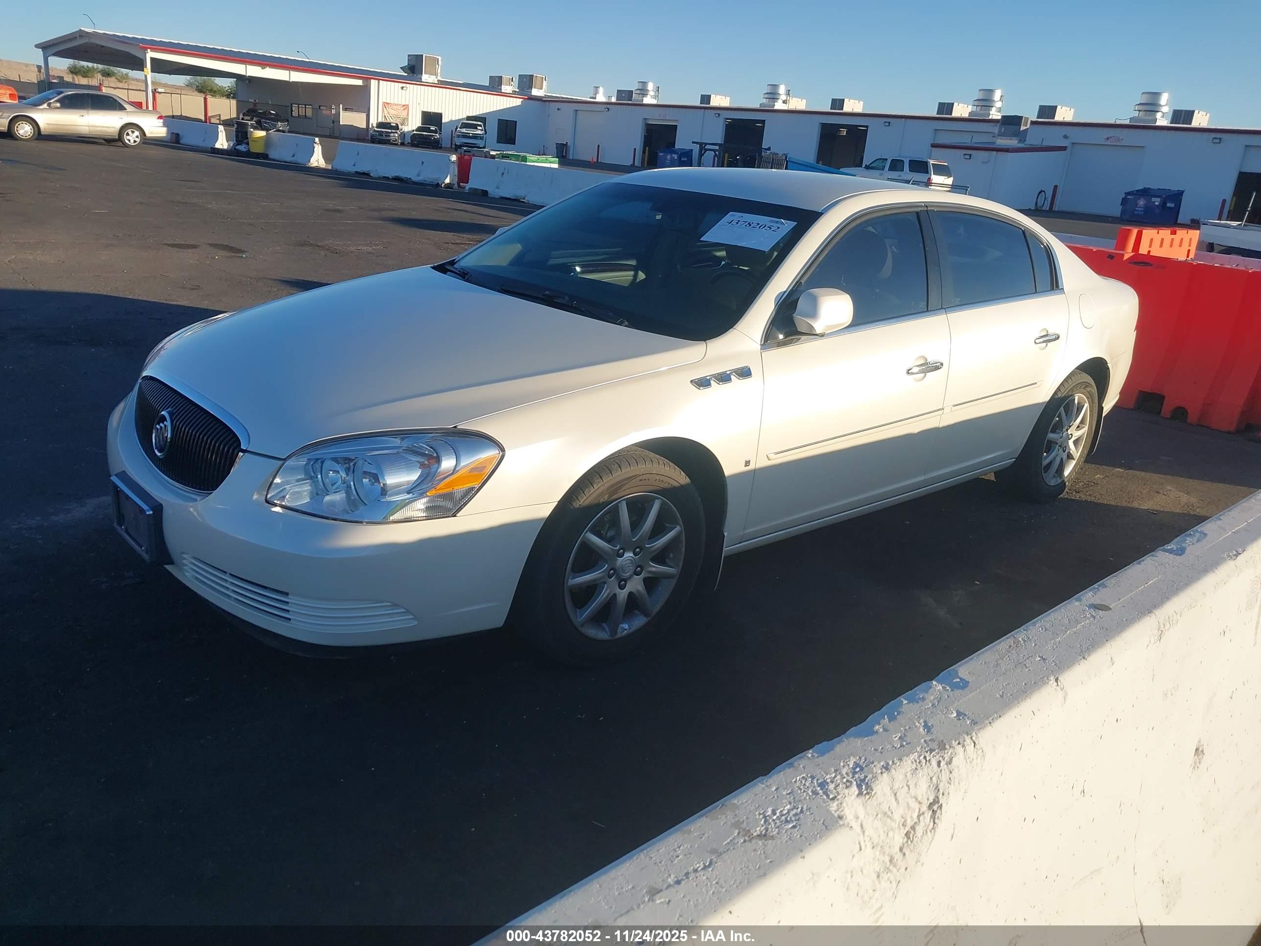 BUICK LUCERNE image 2