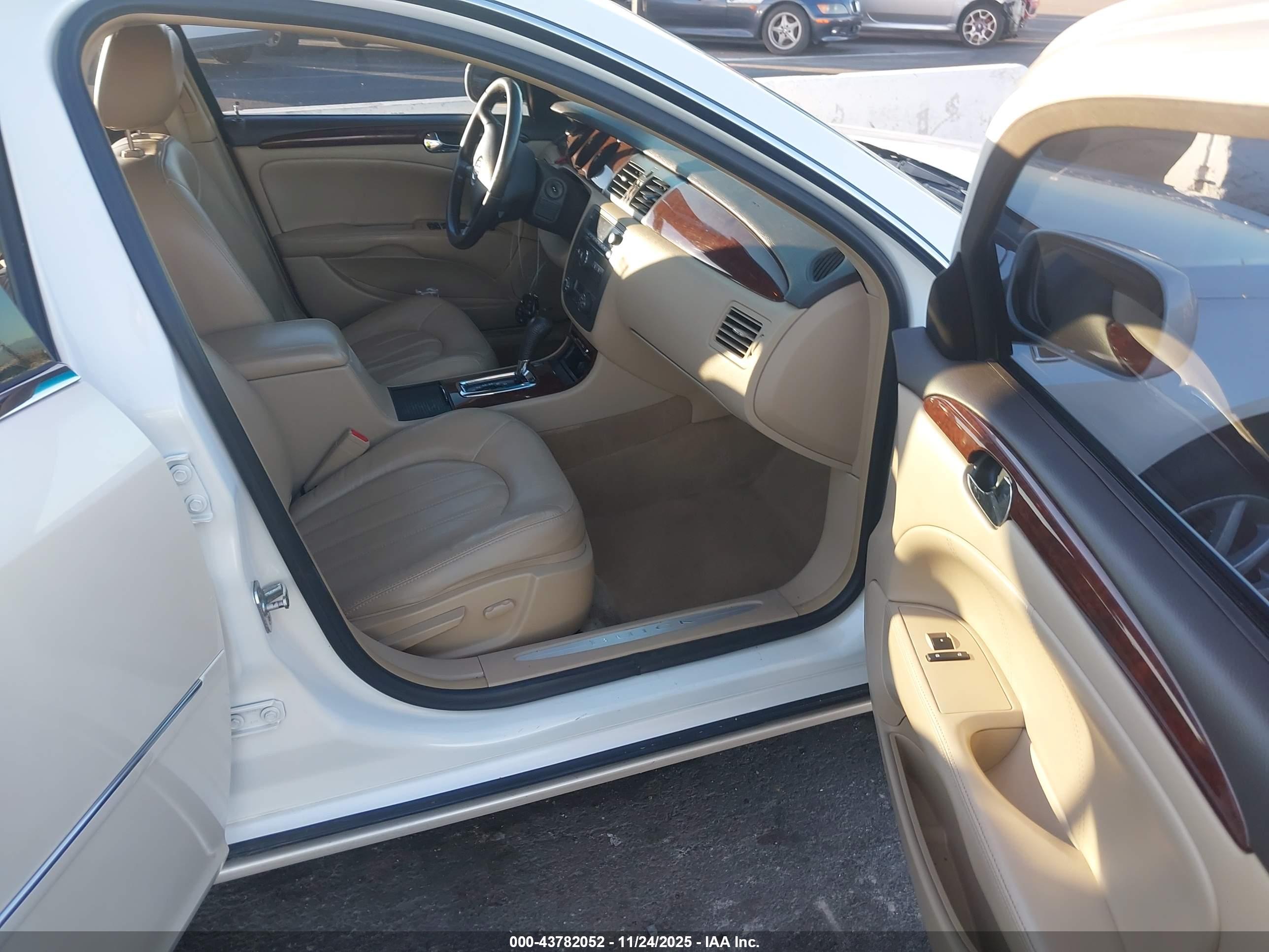 BUICK LUCERNE image 5