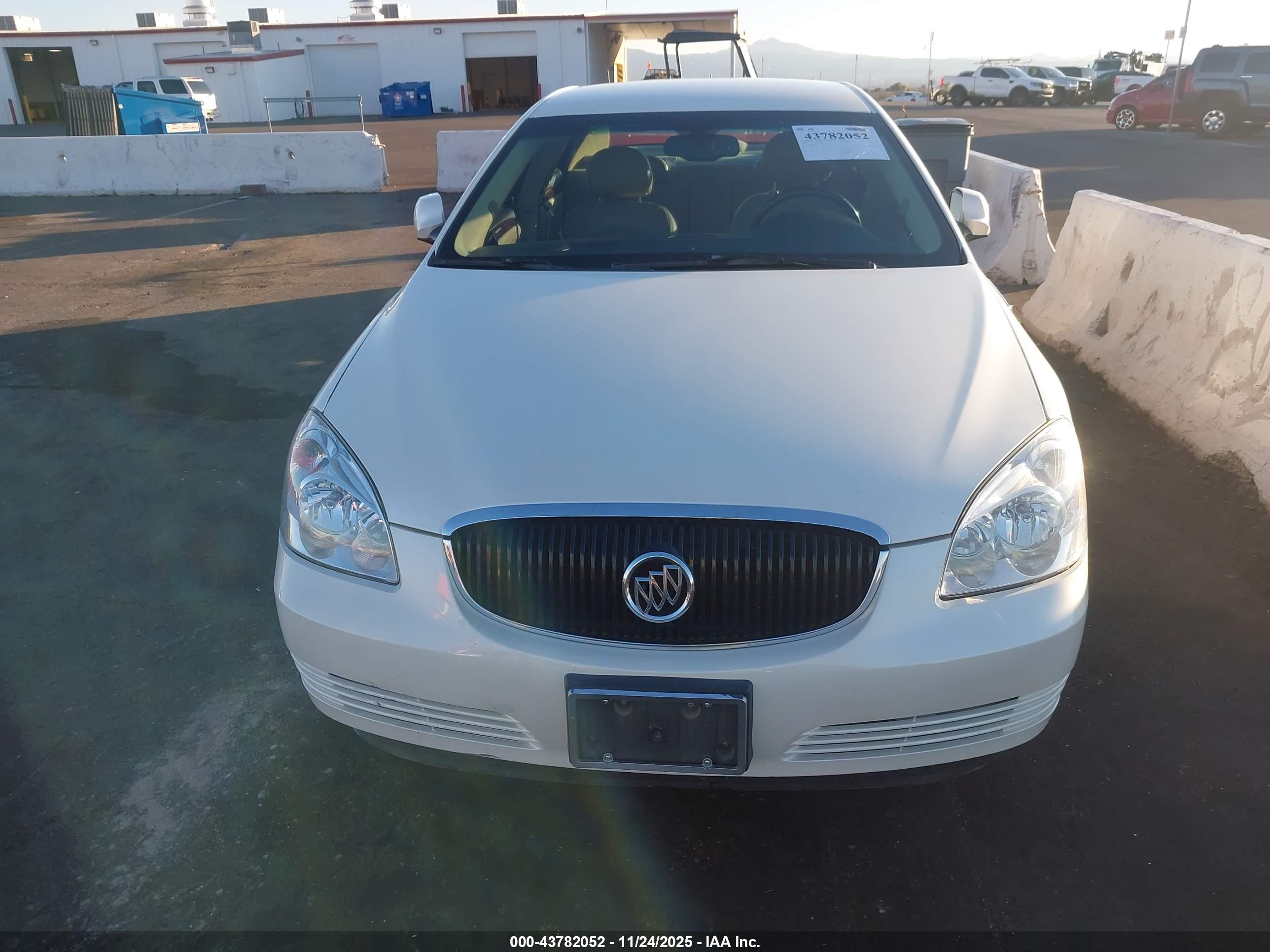 BUICK LUCERNE image 6