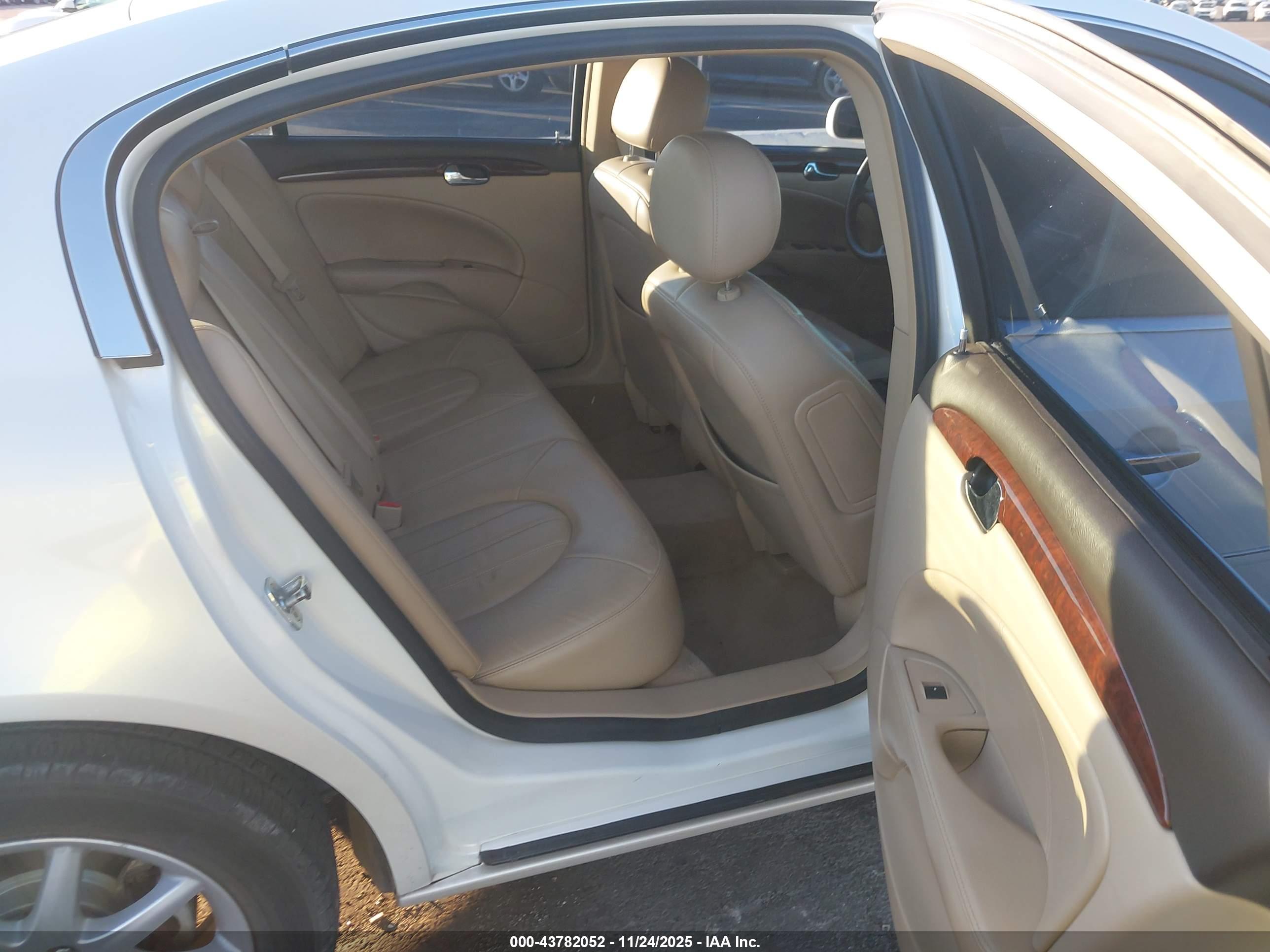 BUICK LUCERNE image 8