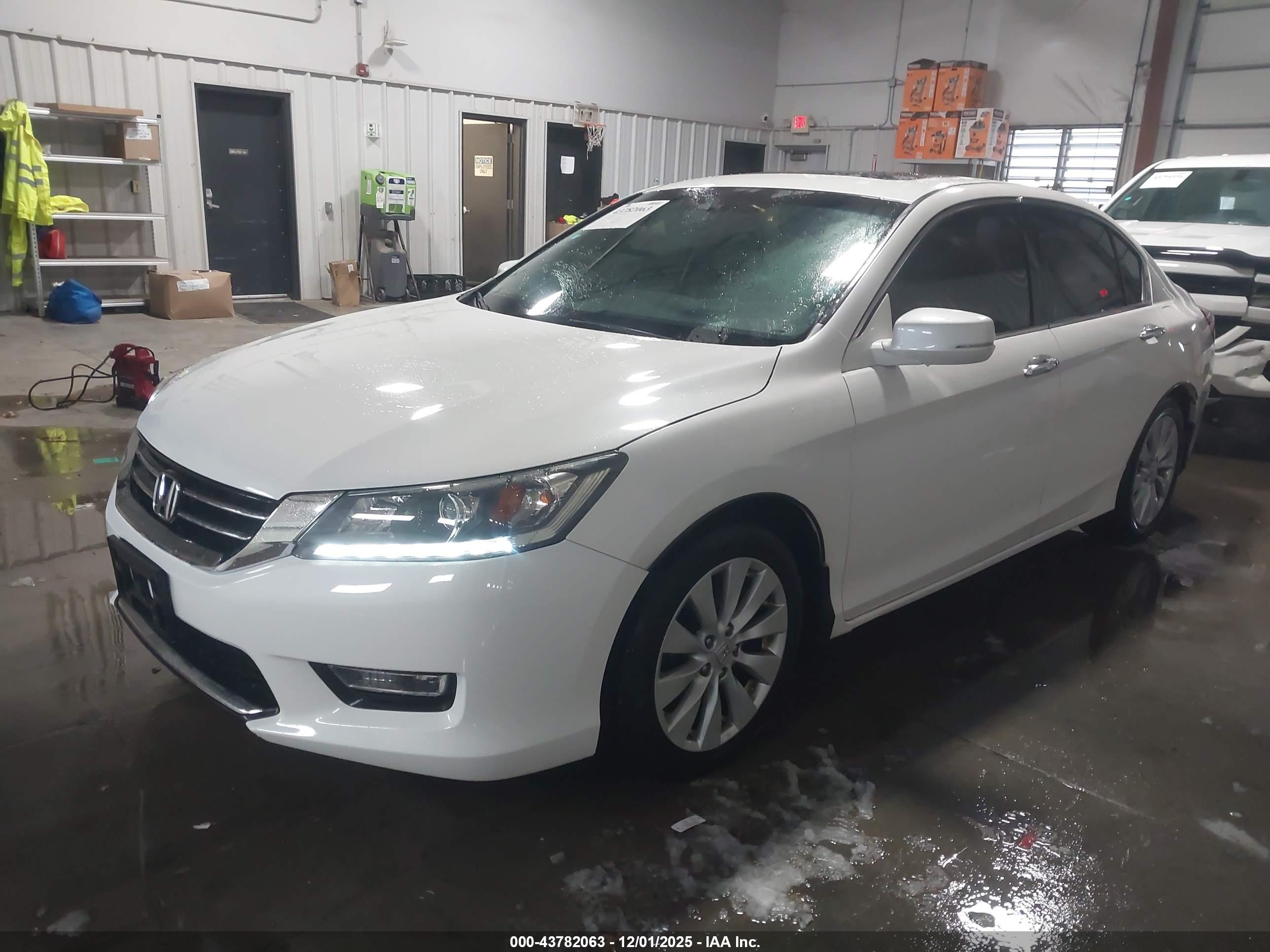 HONDA ACCORD image 2