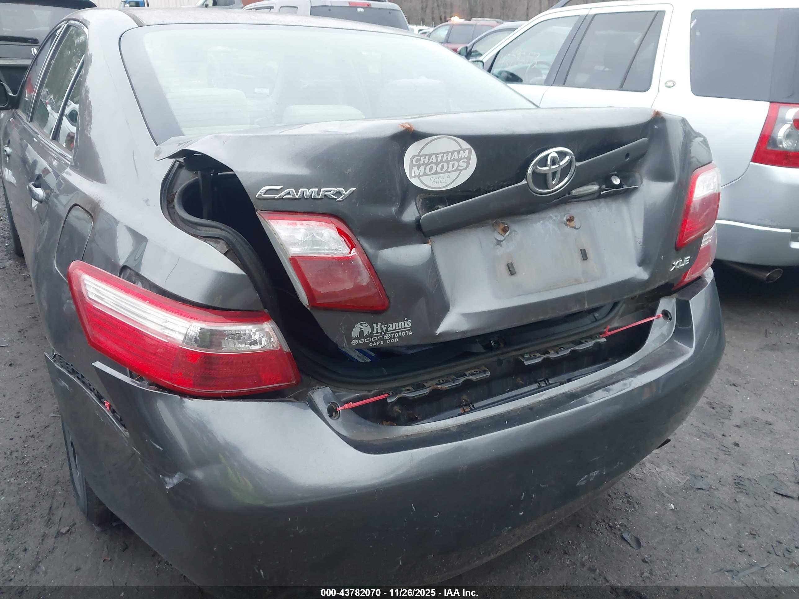 TOYOTA CAMRY image 6