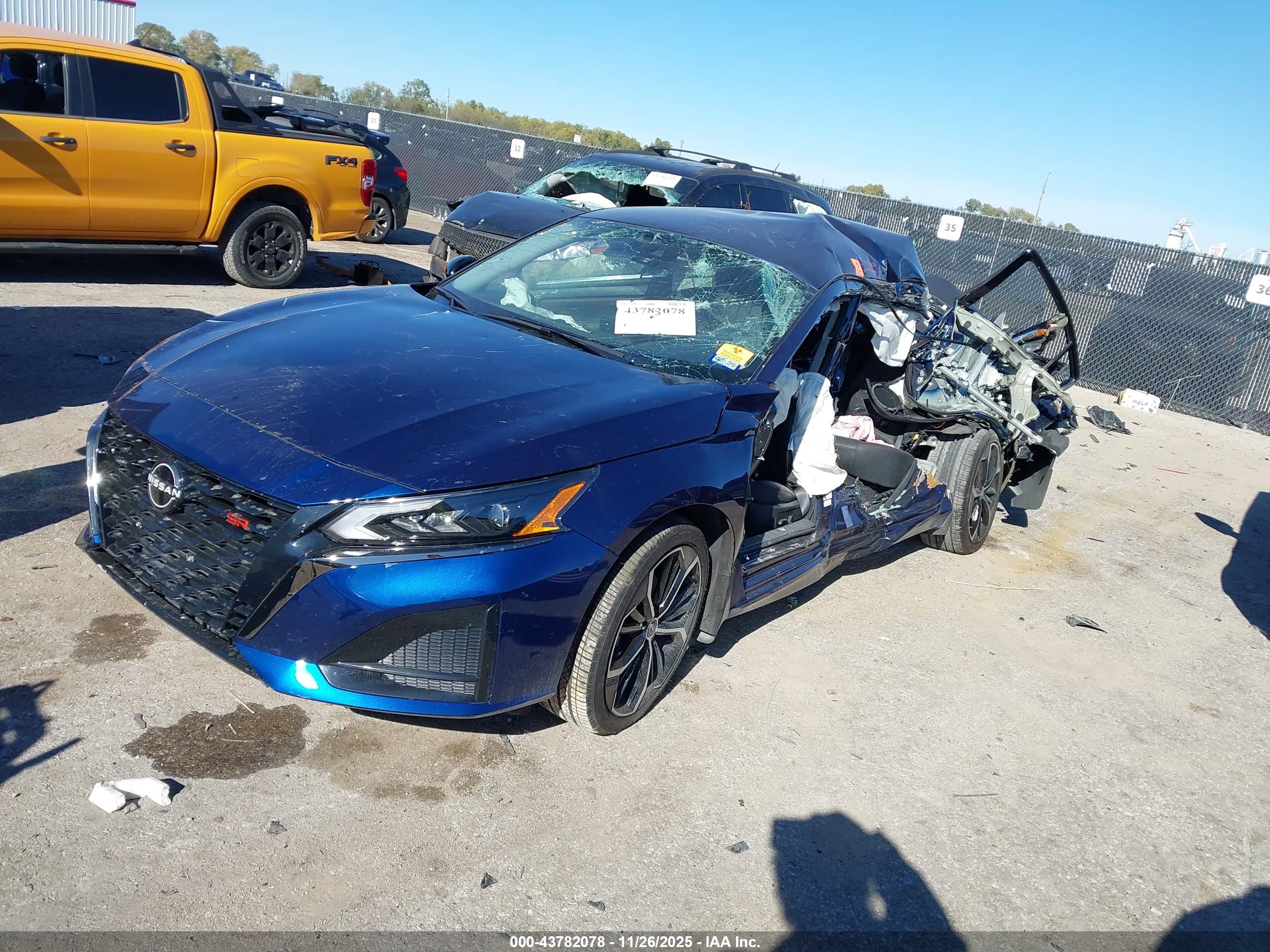 NISSAN ALTIMA image 2