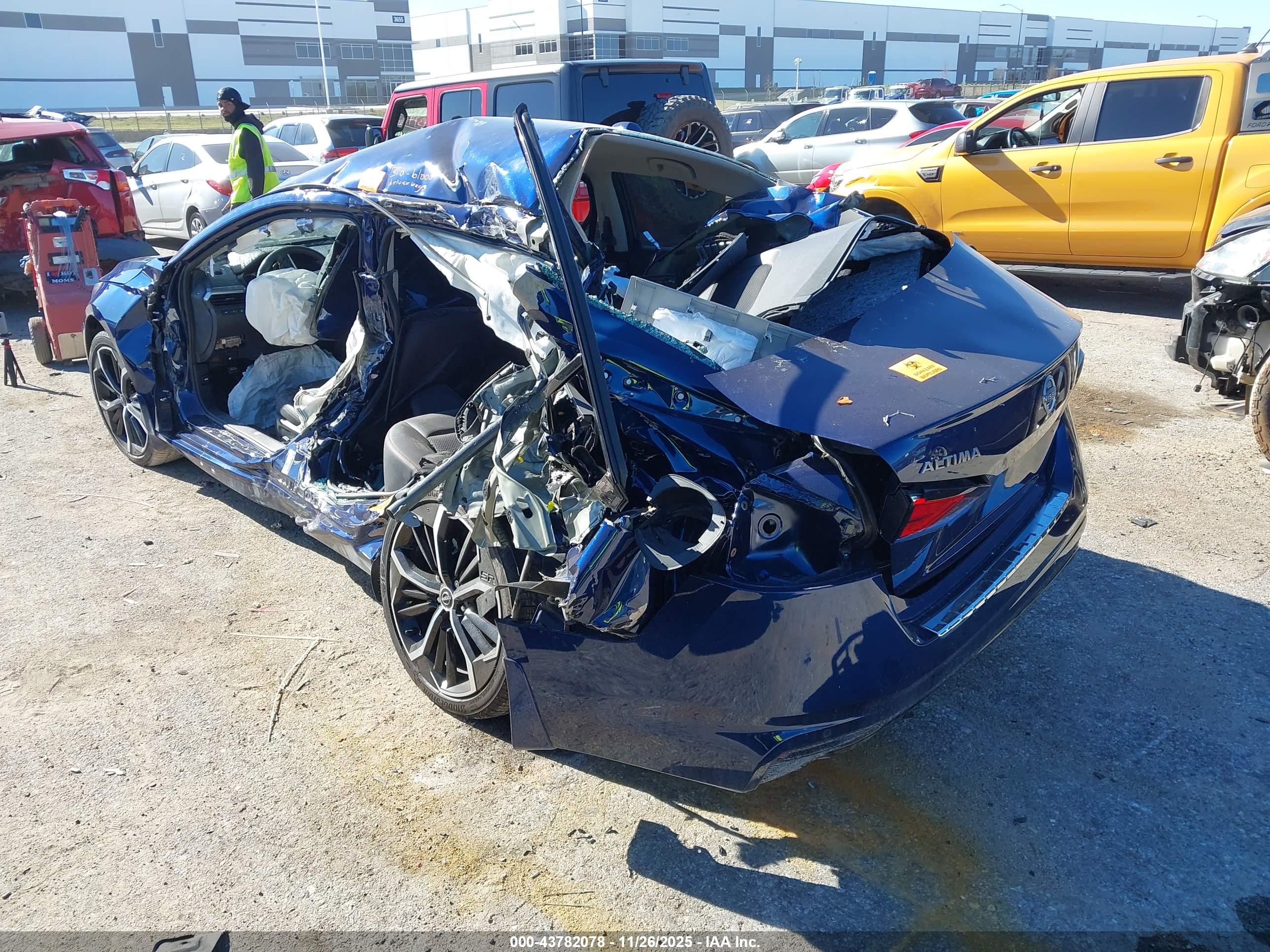 NISSAN ALTIMA image 3