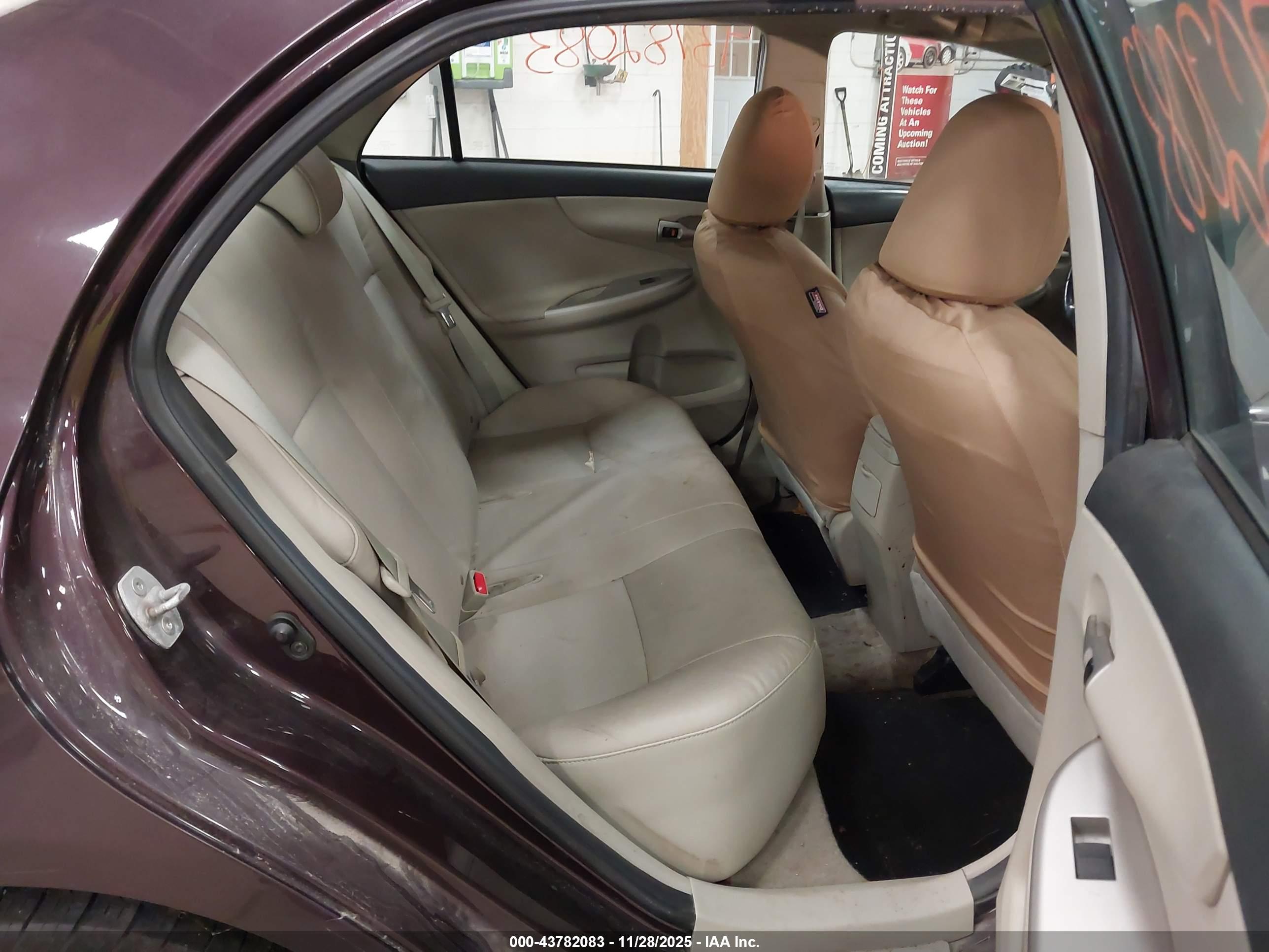 TOYOTA COROLLA image 8