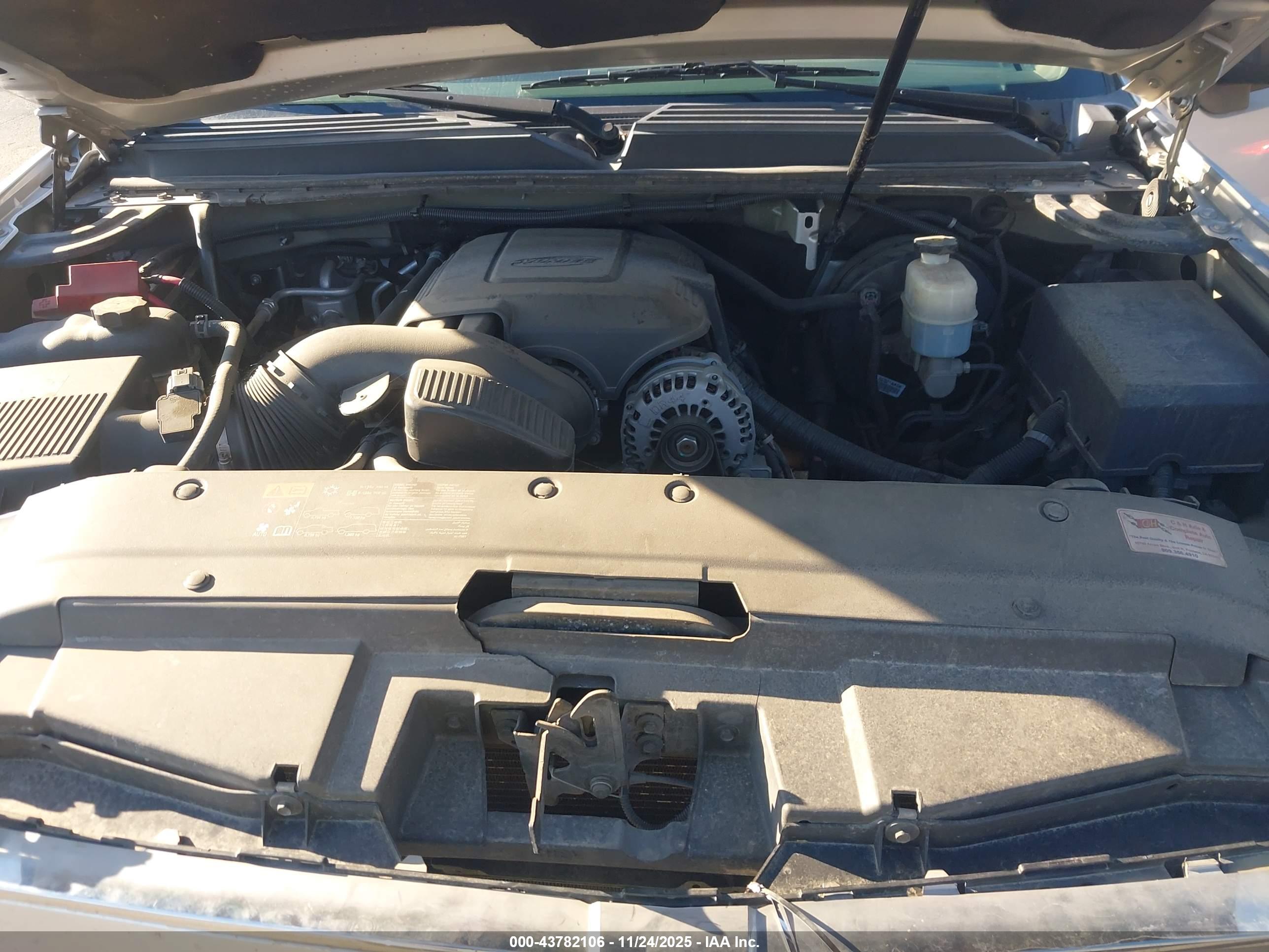 CHEVROLET SUBURBAN image 10