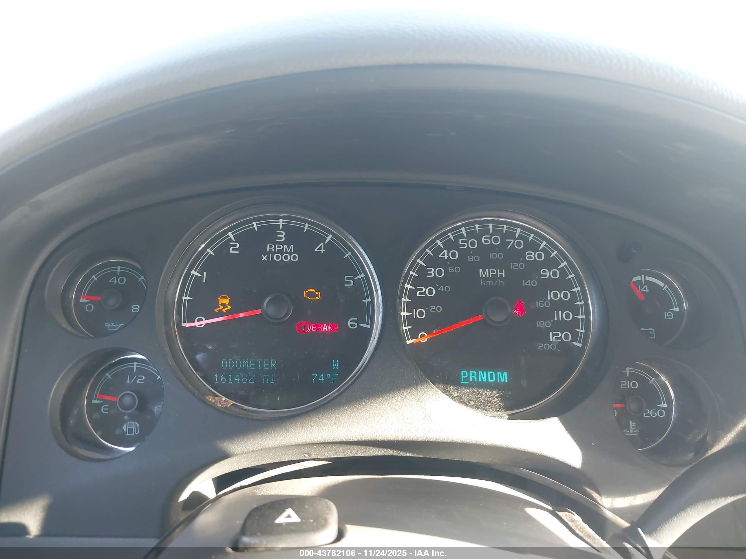 CHEVROLET SUBURBAN image 7