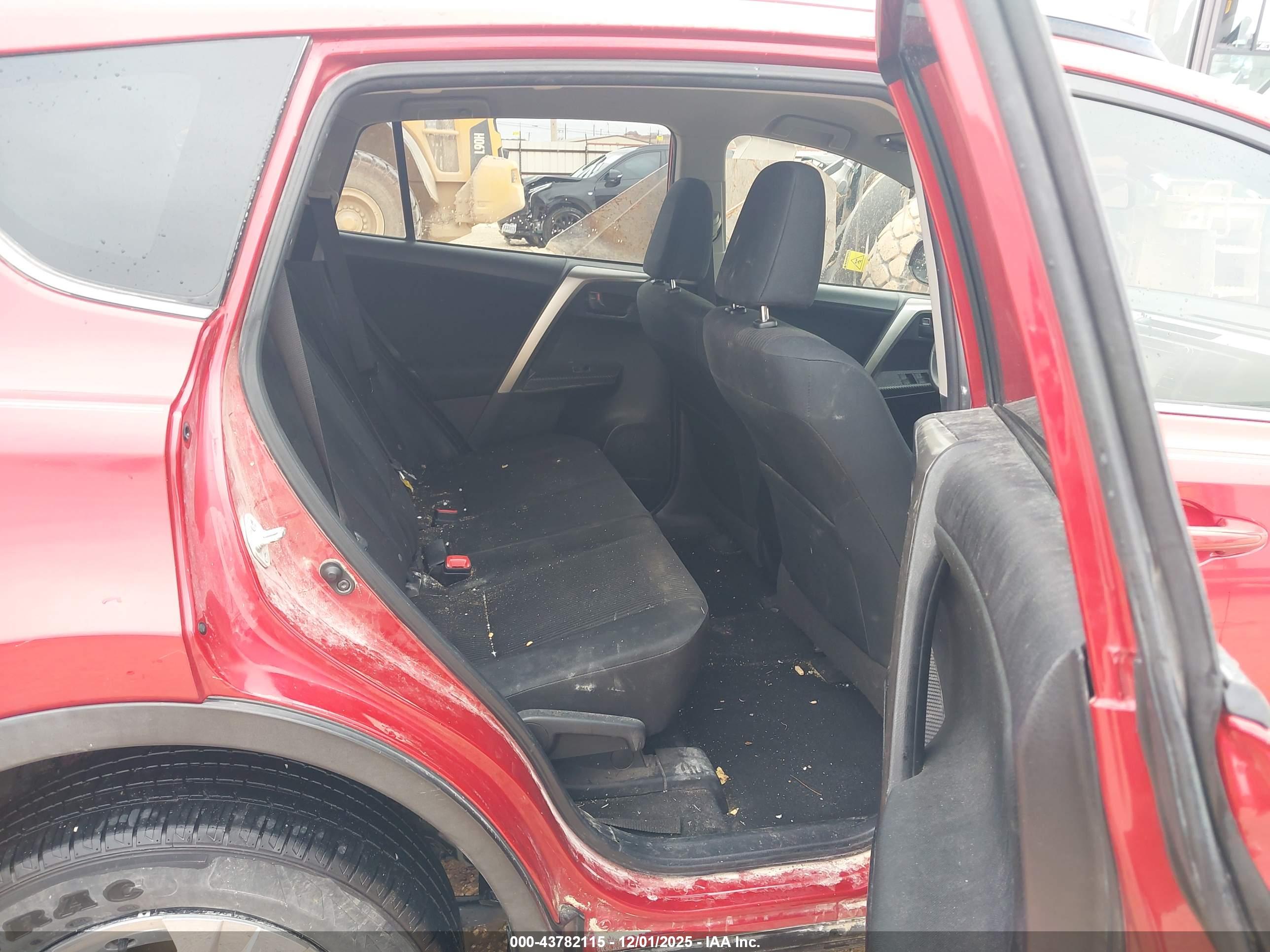 TOYOTA RAV4 image 8