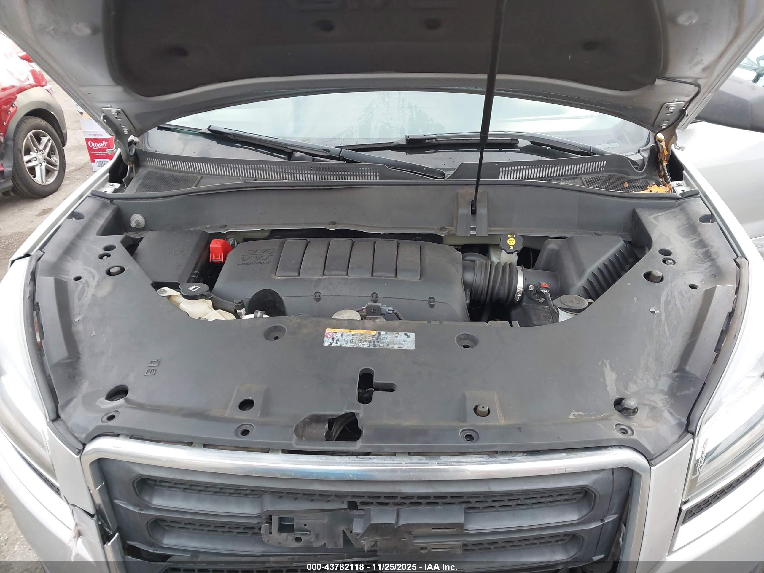 GMC ACADIA image 10